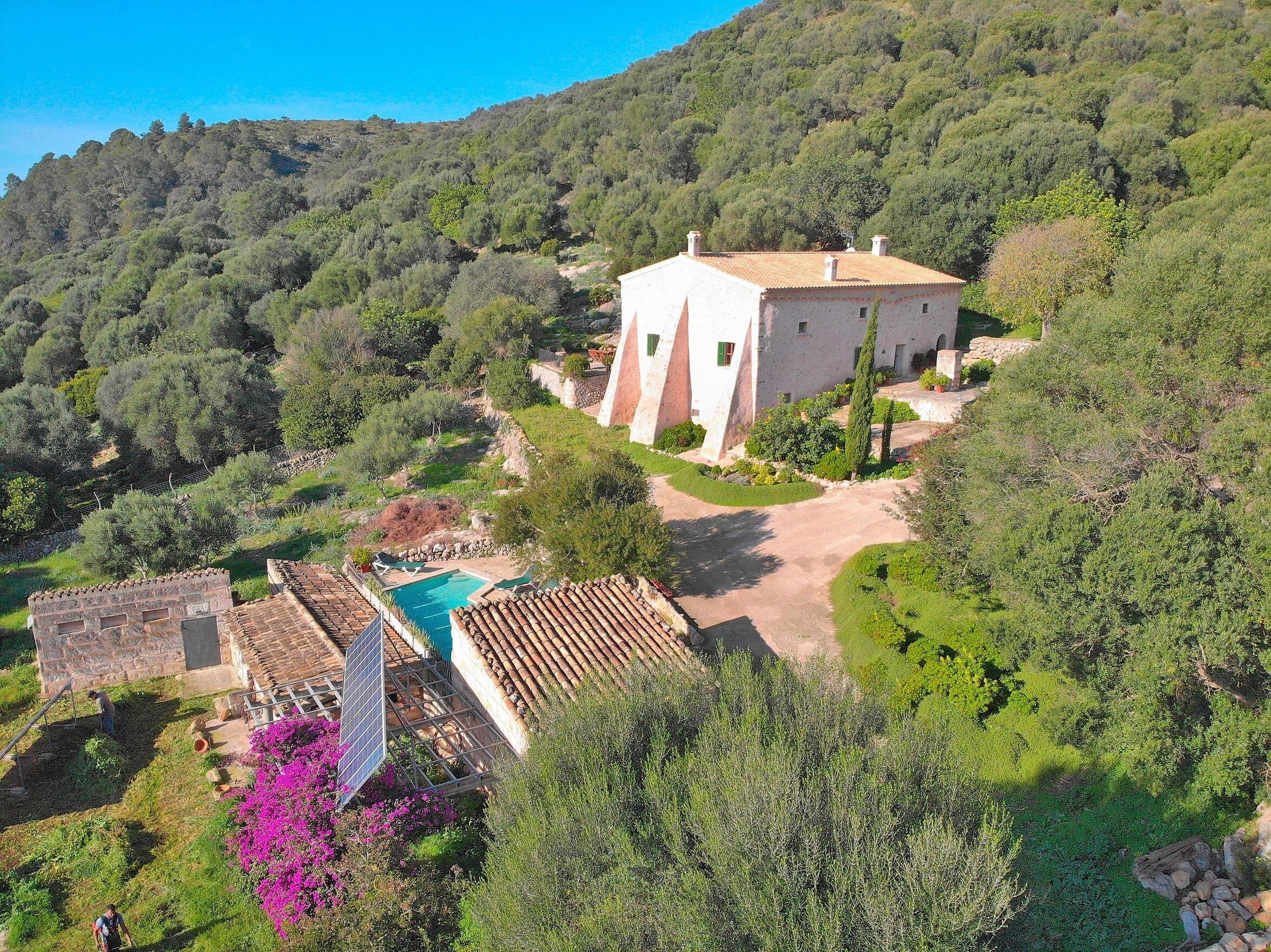 Spectacular villa in the mountain of Alcudia
