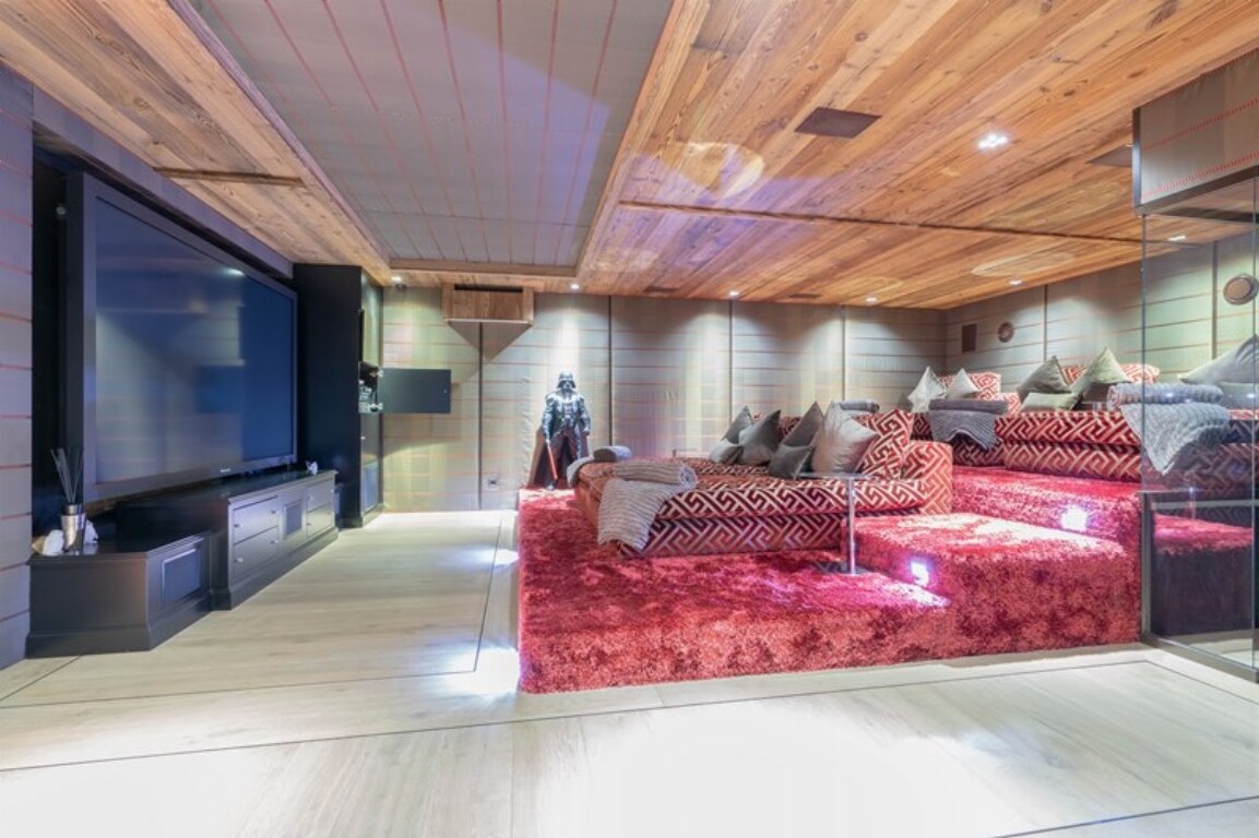 enchanting 8 bedroom chalet in Megeve