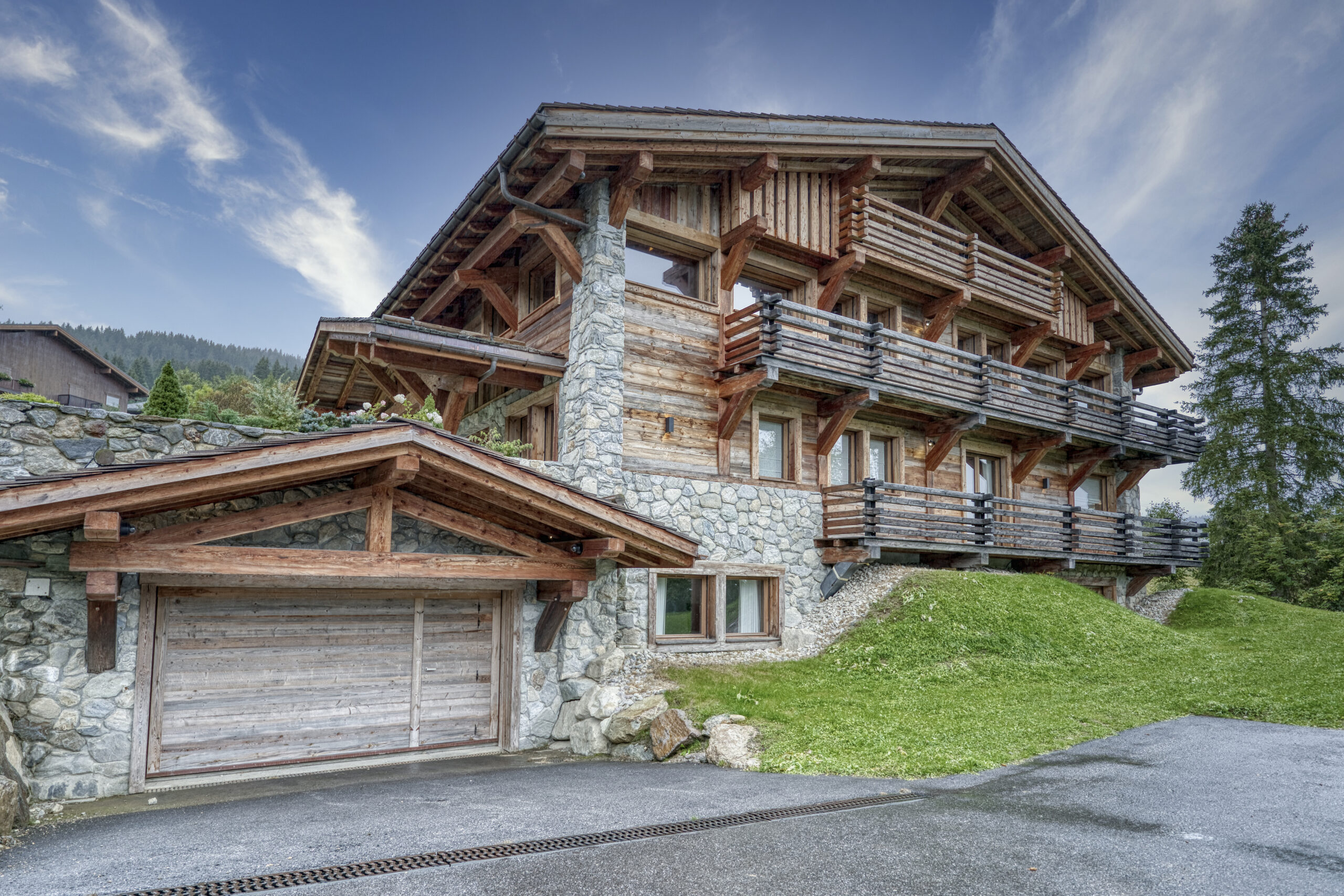 Property Image 1 - lovely 6 bedroom chalet in Megeve