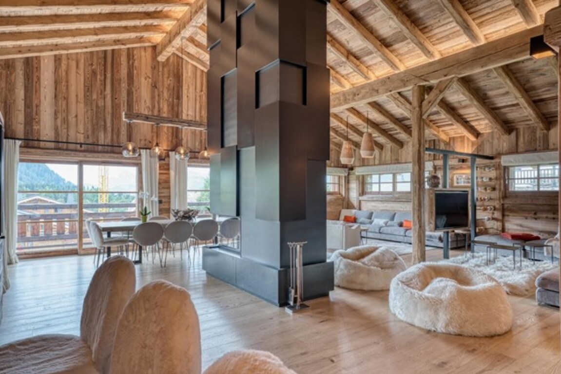 Property Image 2 - magnificent 6 bedroom chalet in Megeve with fireplace