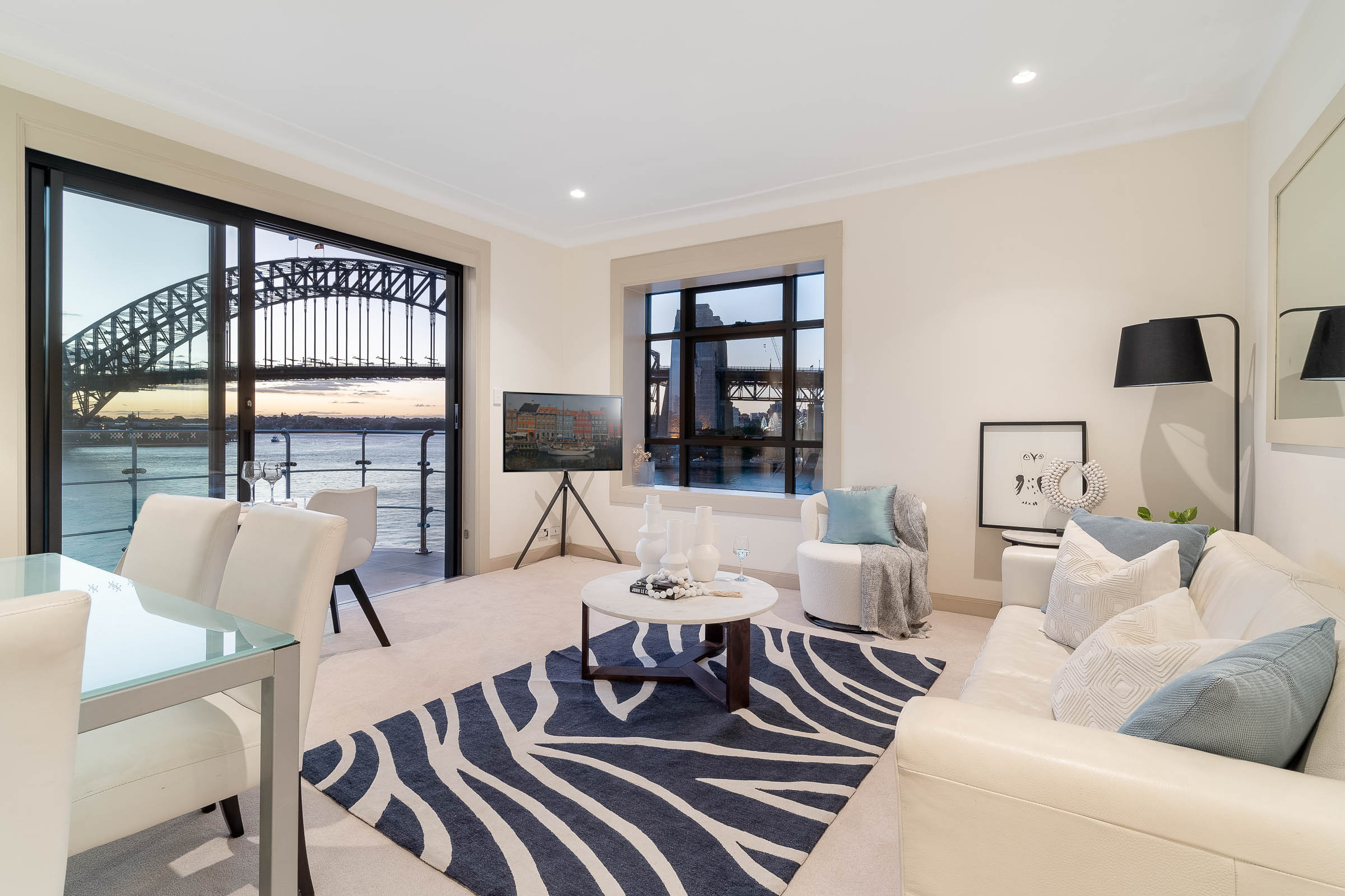 Property Image 1 - World Class 360° Sydney Harbour Bridge & Opera House Views