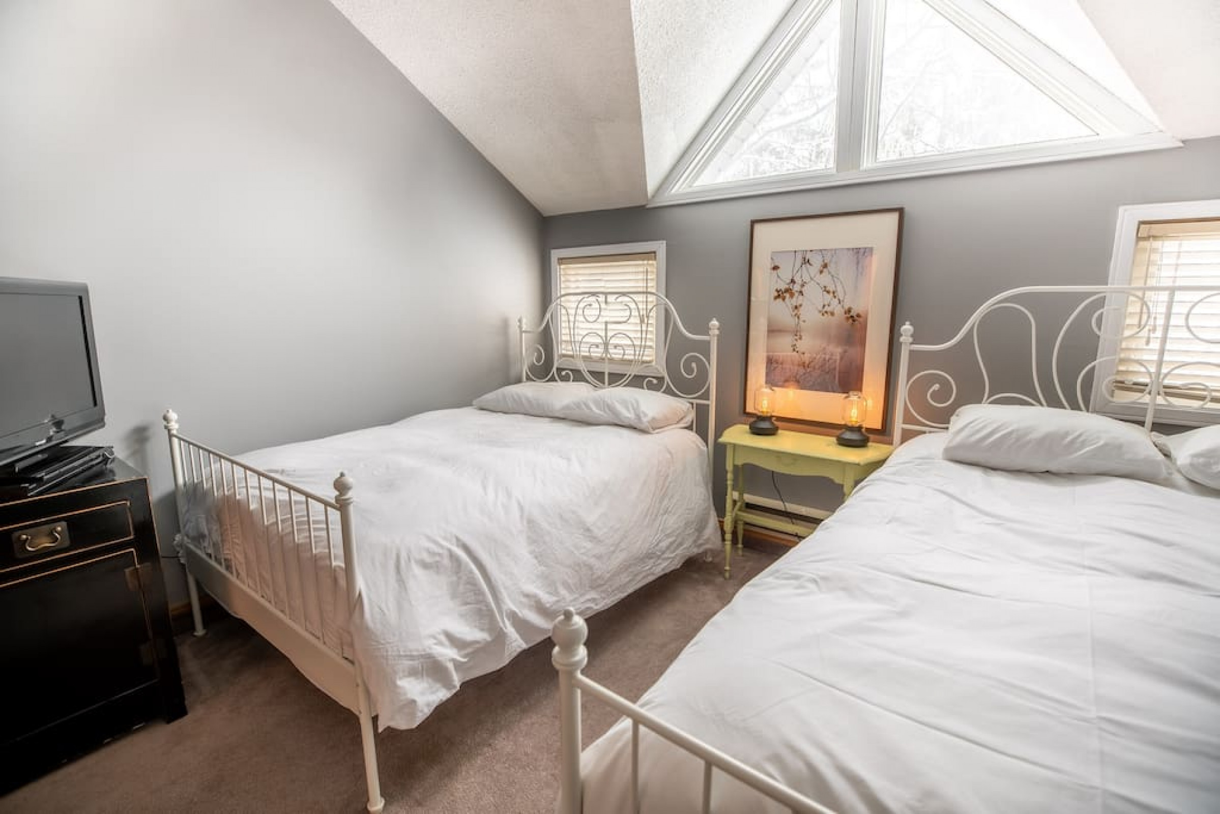 Blue Mountain,  Slope side Chateau Ridge (81842)