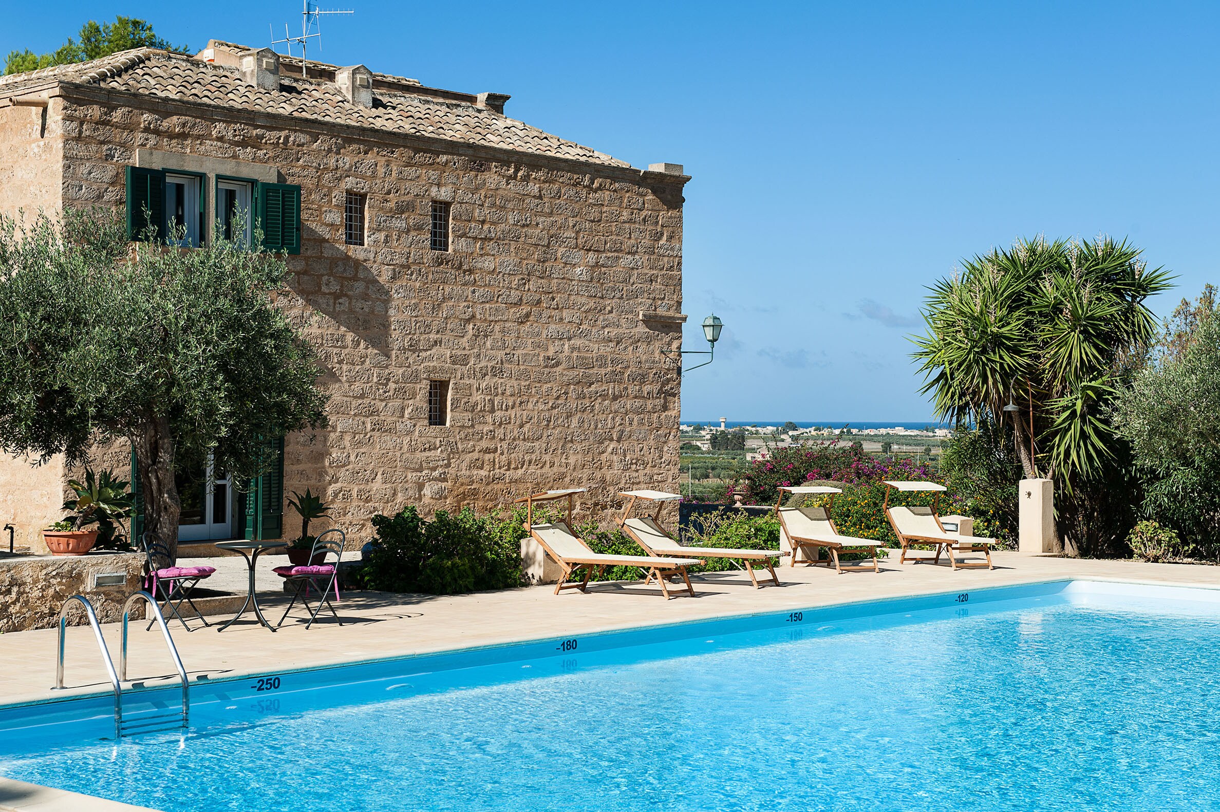 Property Image 2 - Grand Mediterranean Villa with Private Pool