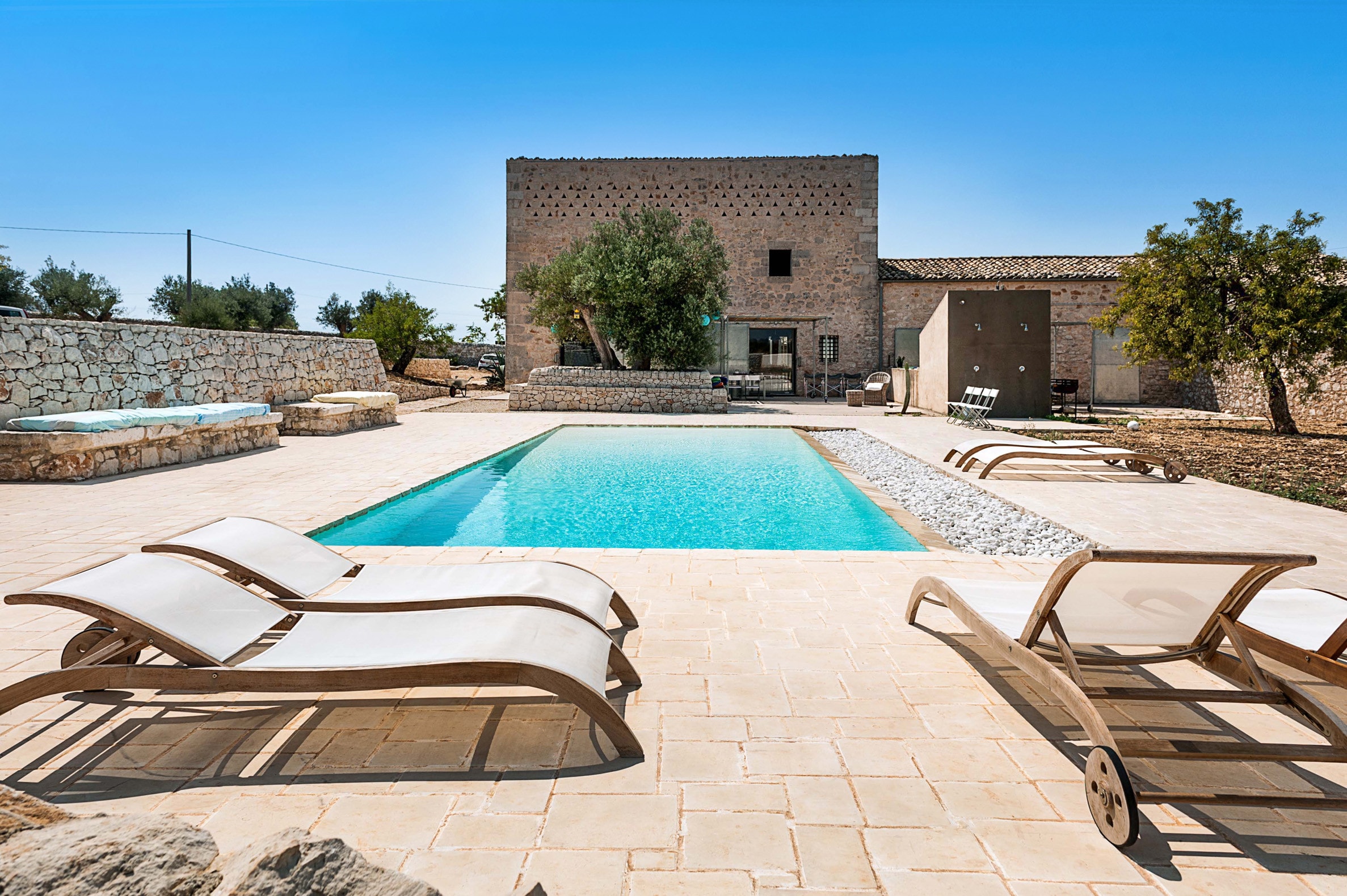Property Image 1 - Luxury Villa with Large Terraces and Pool