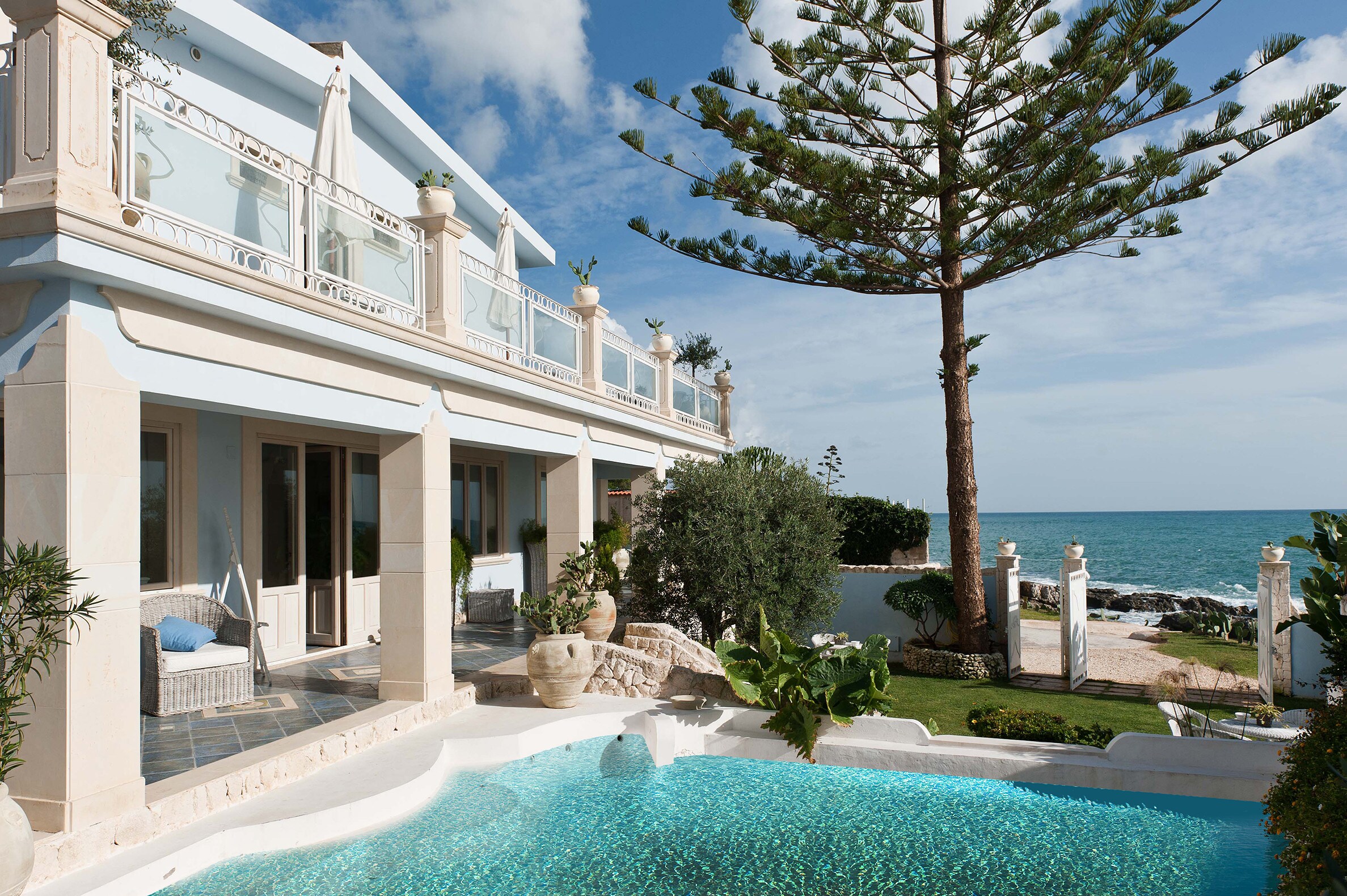 Property Image 1 - Fantastic Villa with Majestic Sea Front Views