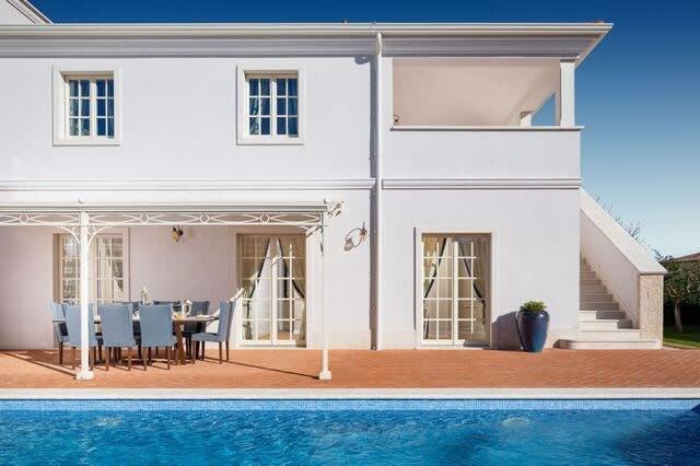 Property Image 1 - Perfectly Designed Contemporary Villa In Mediterranean Setting