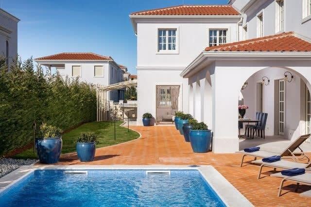 Property Image 1 - Premium Villa Exuding Absolute Comfort & Luxury