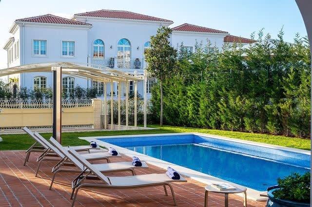 Property Image 2 - Fabulous Spacious Villa with Elegant Look
