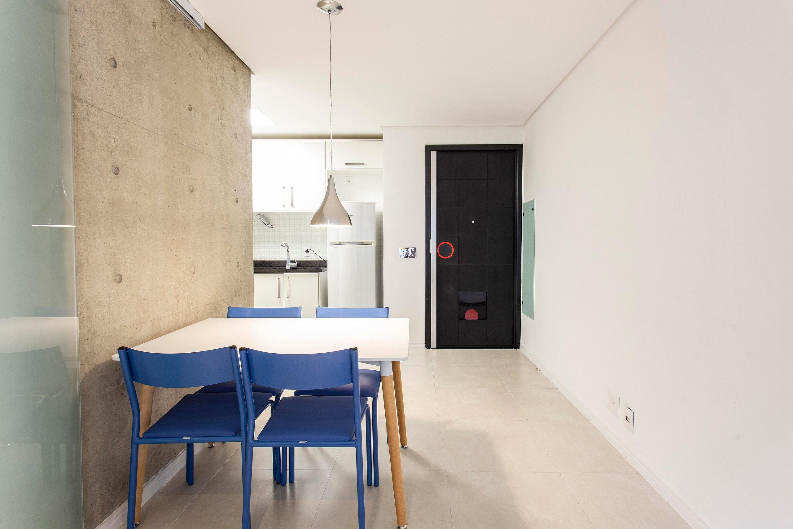 Bright and Elegant Apartment in Brooklin