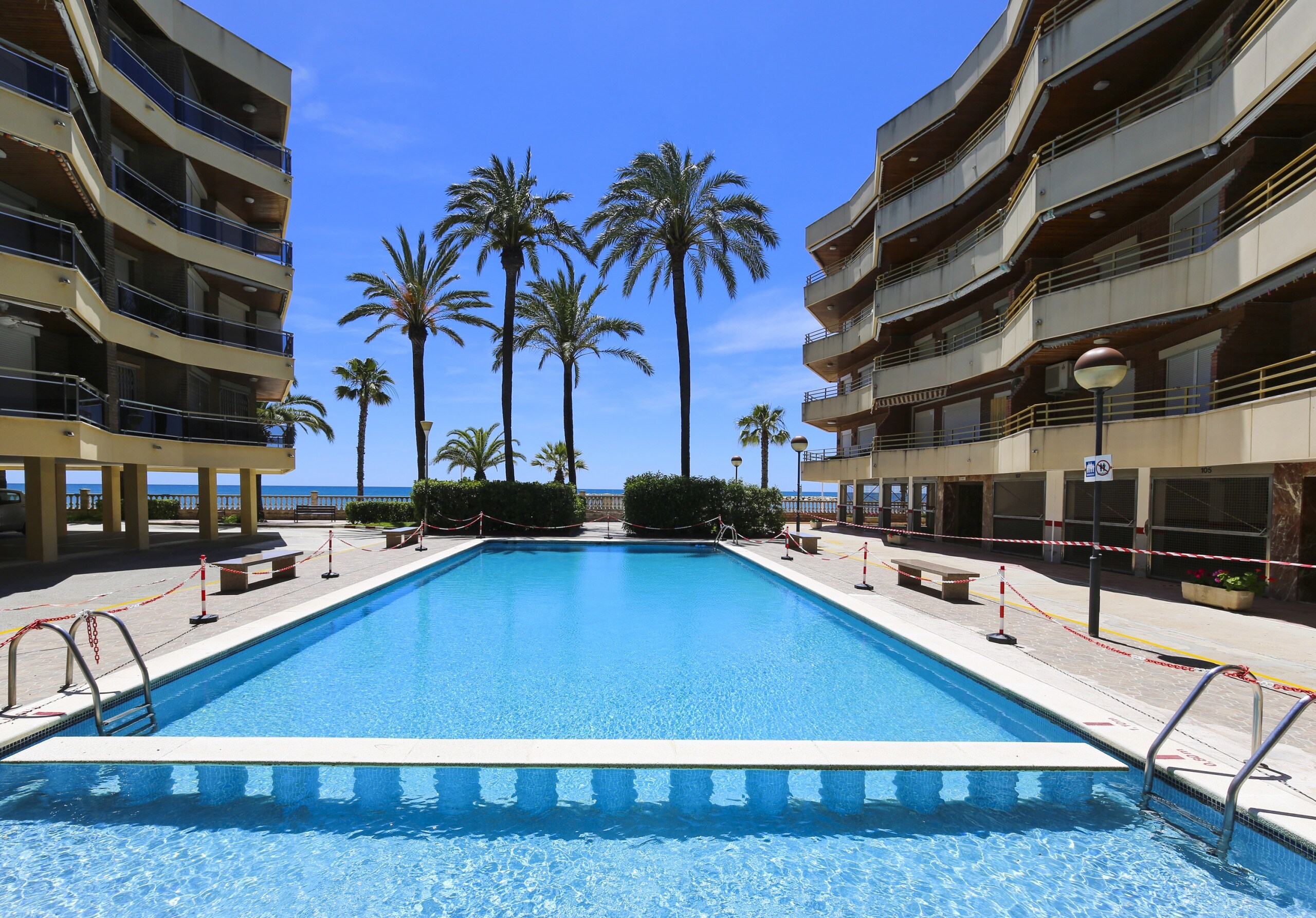 Property Image 1 - Exclusive apartment frontline in Cambrils