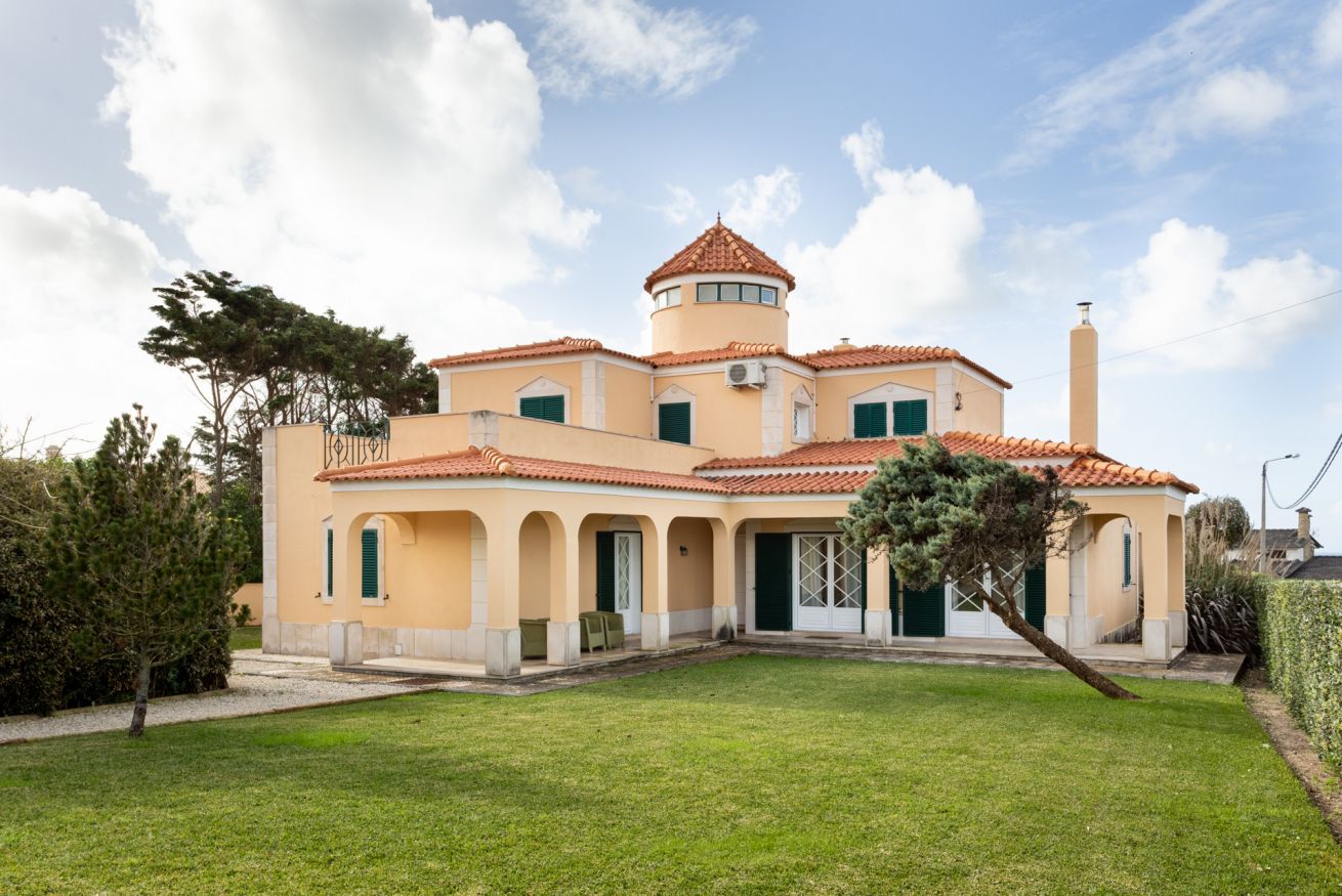 Property Image 1 - Splendid 4-BR House w/Swimming Pool & Sea View