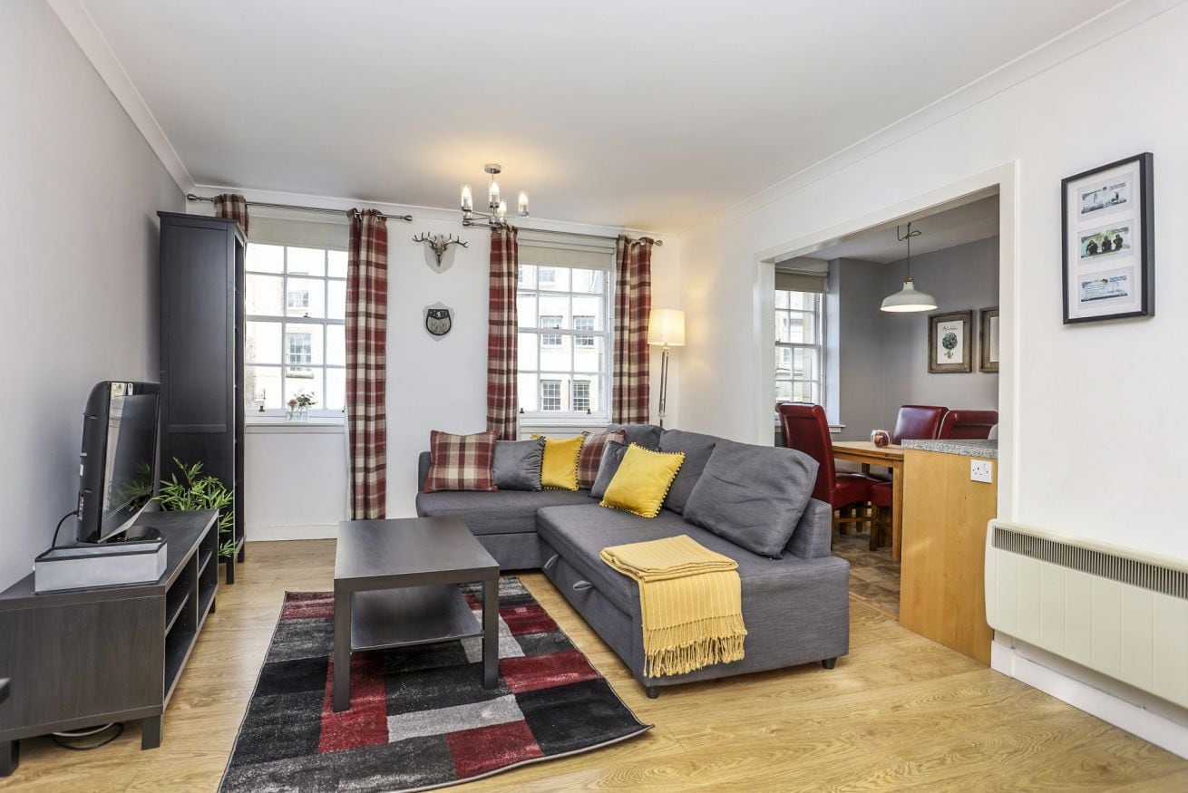 Property Image 1 - Heart Of Grassmarket 1-BR Apartment