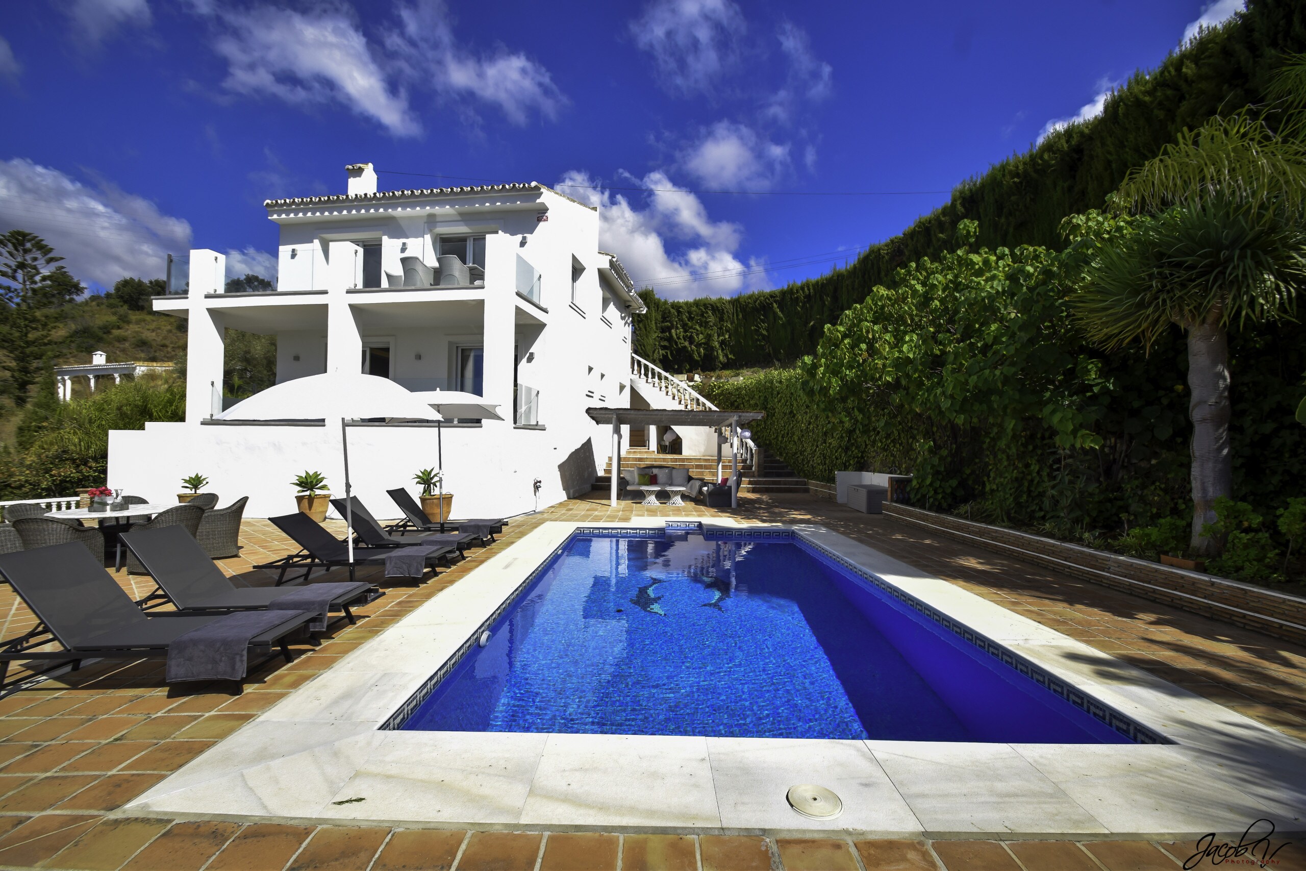 Property Image 2 - Exquisite villa near beach! Heated pool