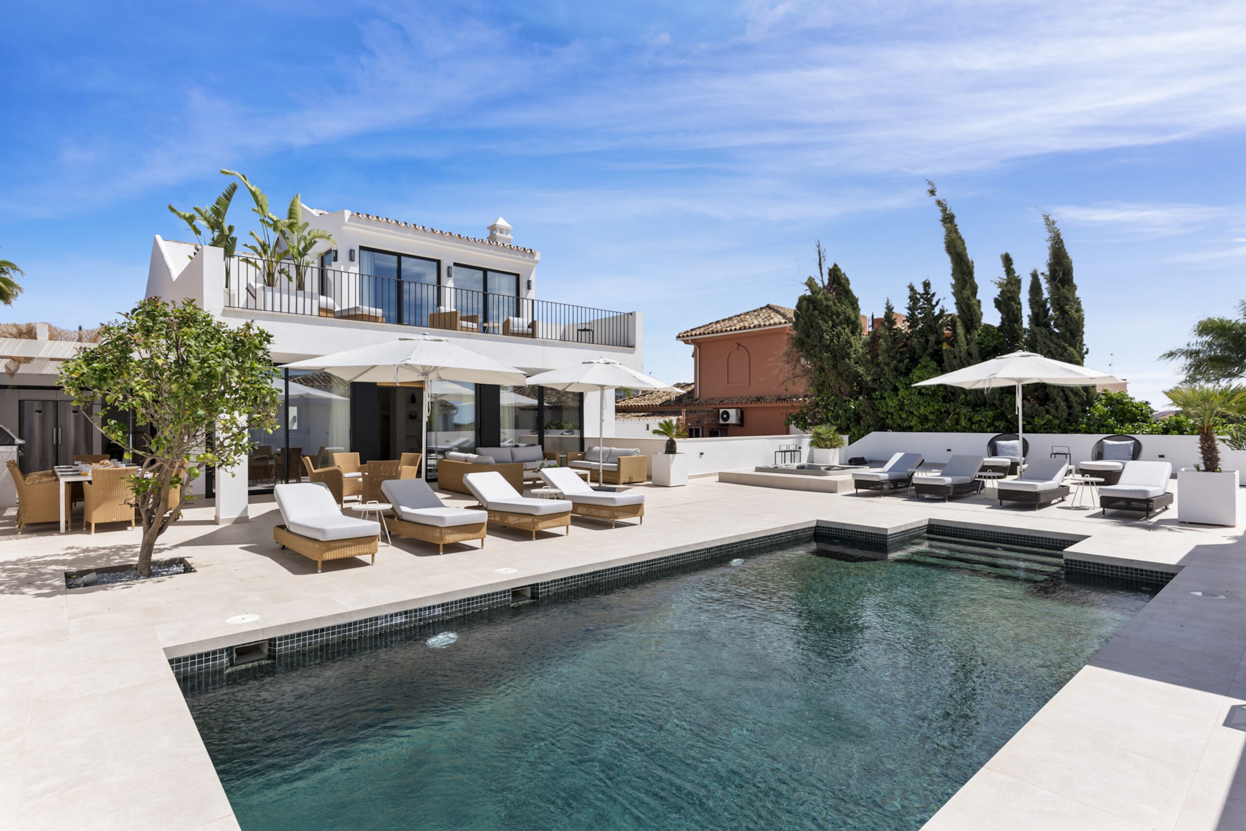 Property Image 1 - LUXURIOUS BEACHSIDE VILLA NEAR MARBELLA