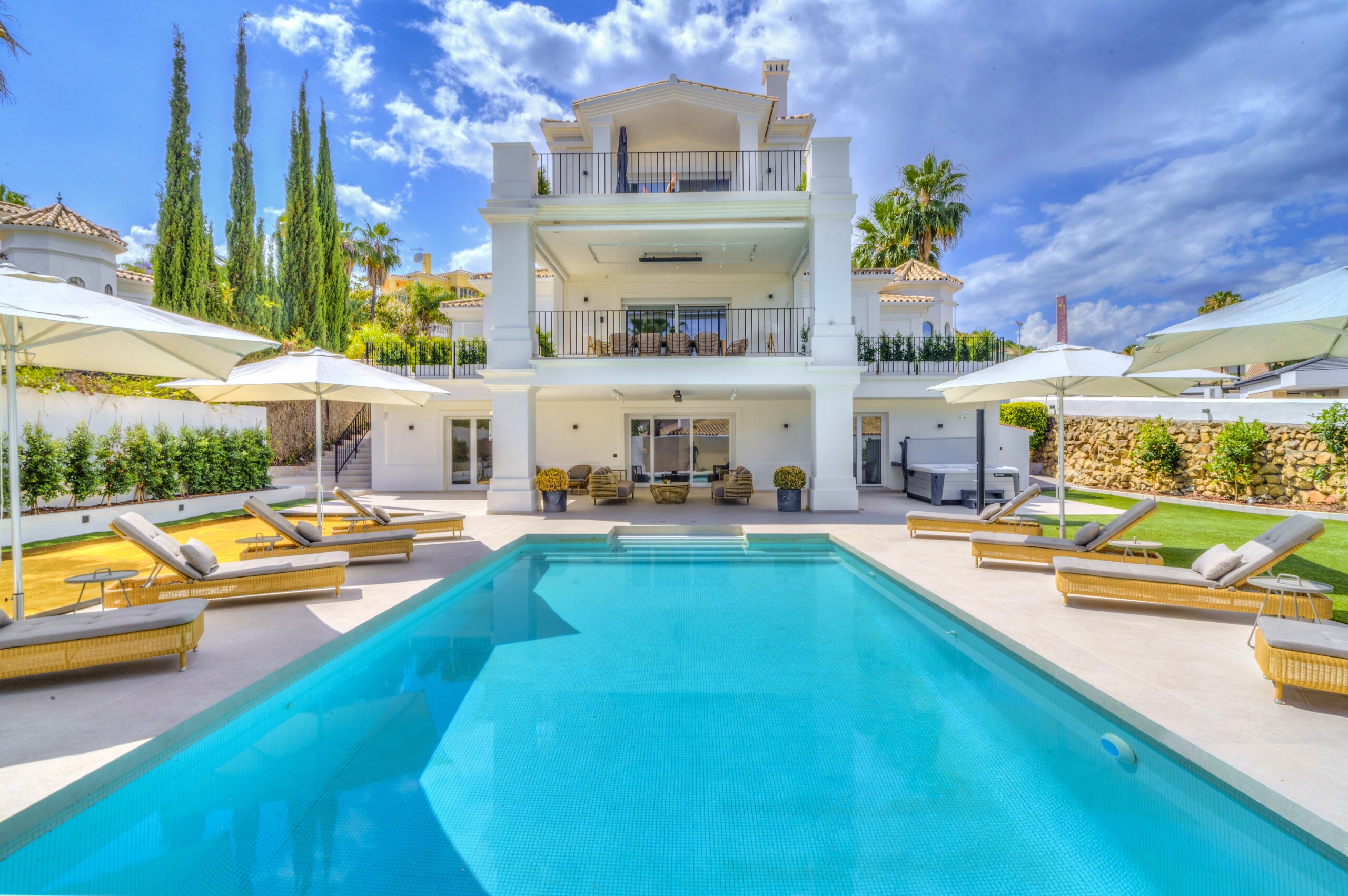 Property Image 1 - FANTASTIC LUXURY VILLA NEAR MARBELLA