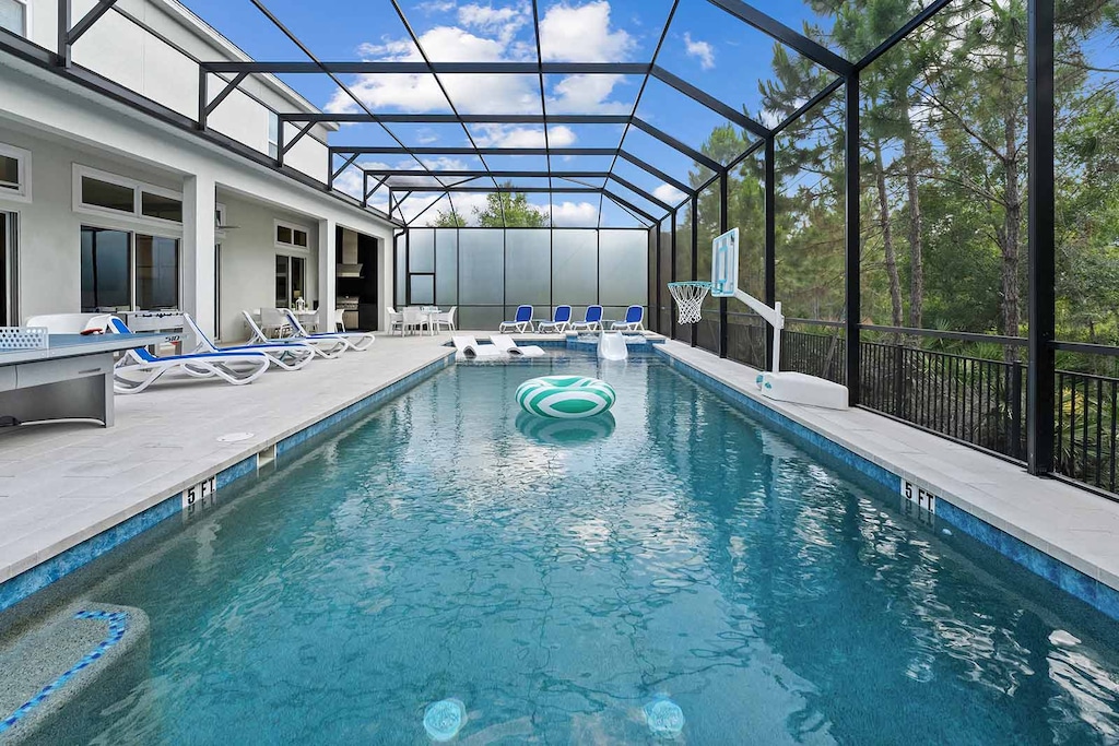 Private Pool & Patio