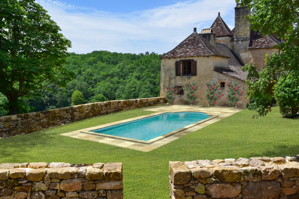 Property Image 2 - Chateau Rochette