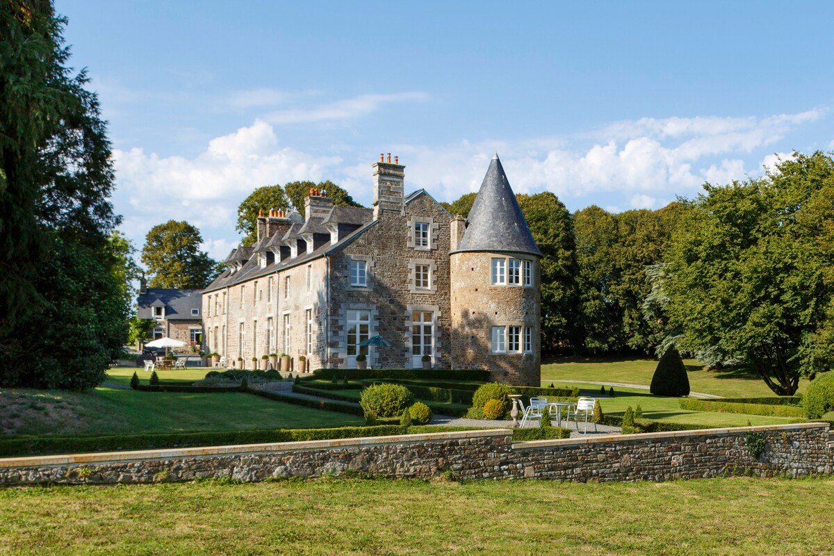 Property Image 1 - Chateau Quatre Saisons