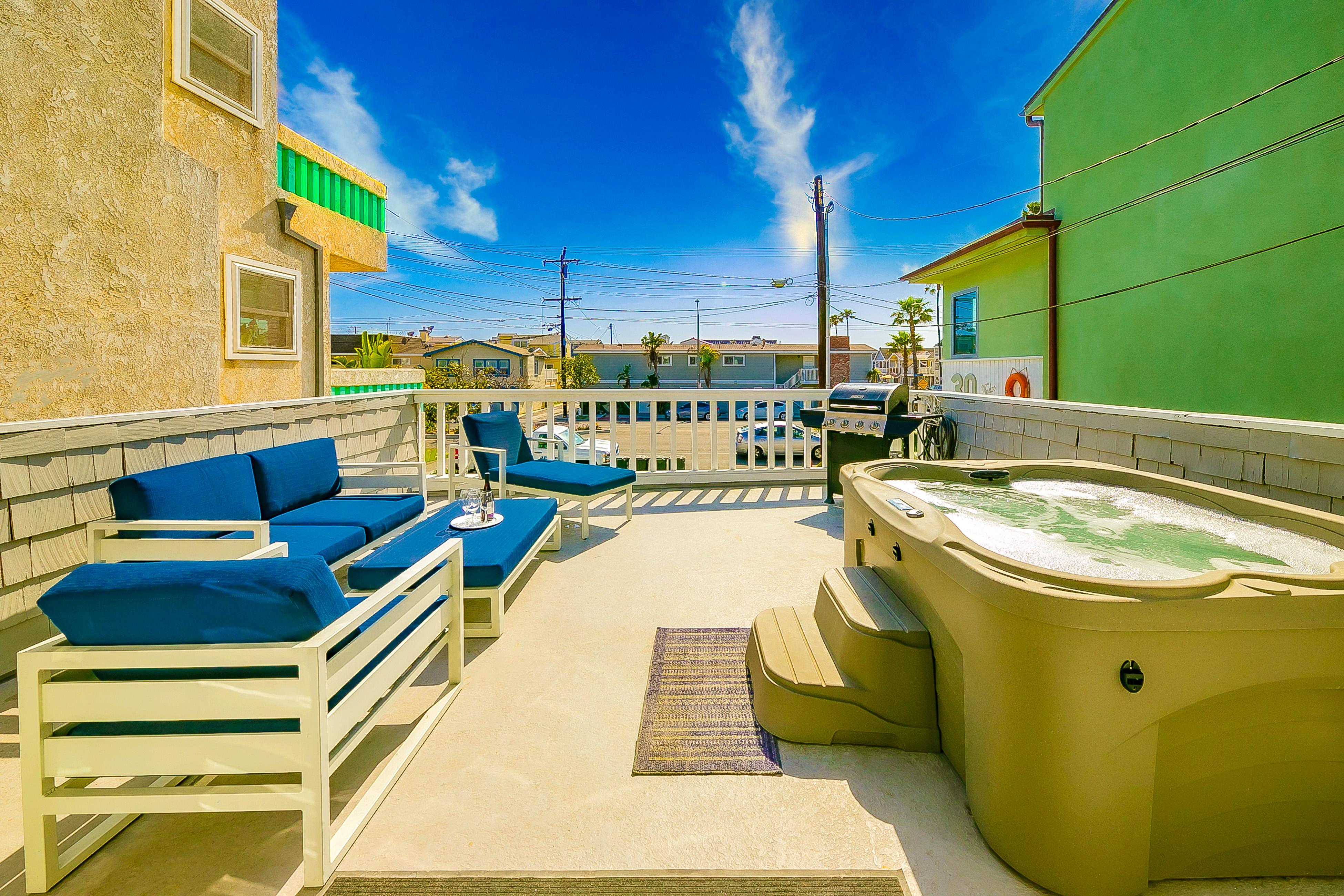 Property Image 1 - Perfect Newport Beach Location With Balcony Spa II