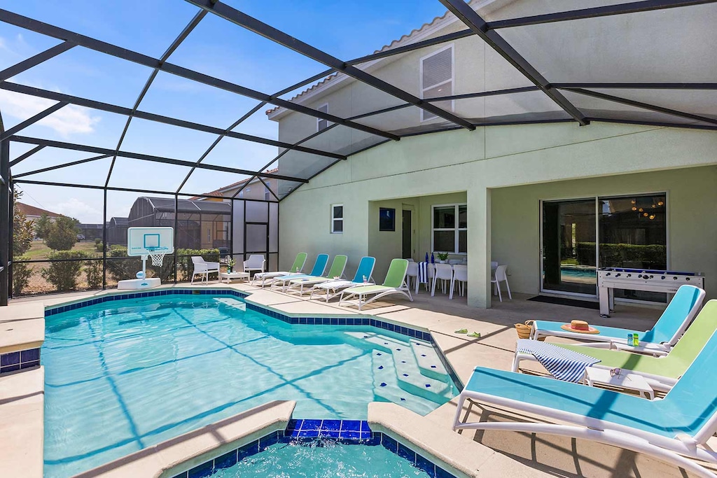 Private Pool & Patio