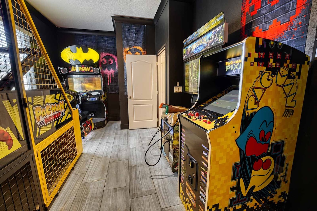 Arcade w/ Basketball Machine & More