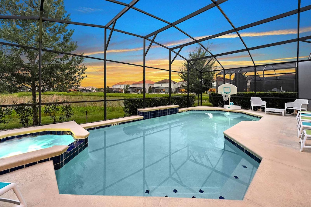 Private Pool & Patio