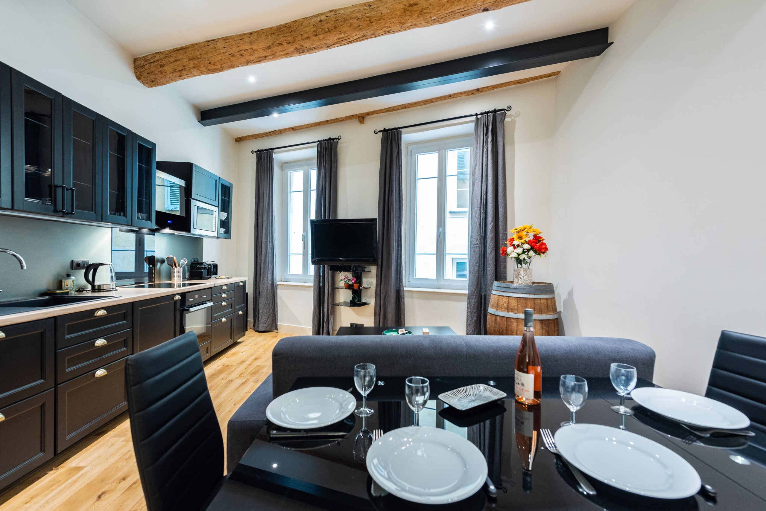 Property Image 1 - Stunning 1 bedroom flat in the heart of the old town