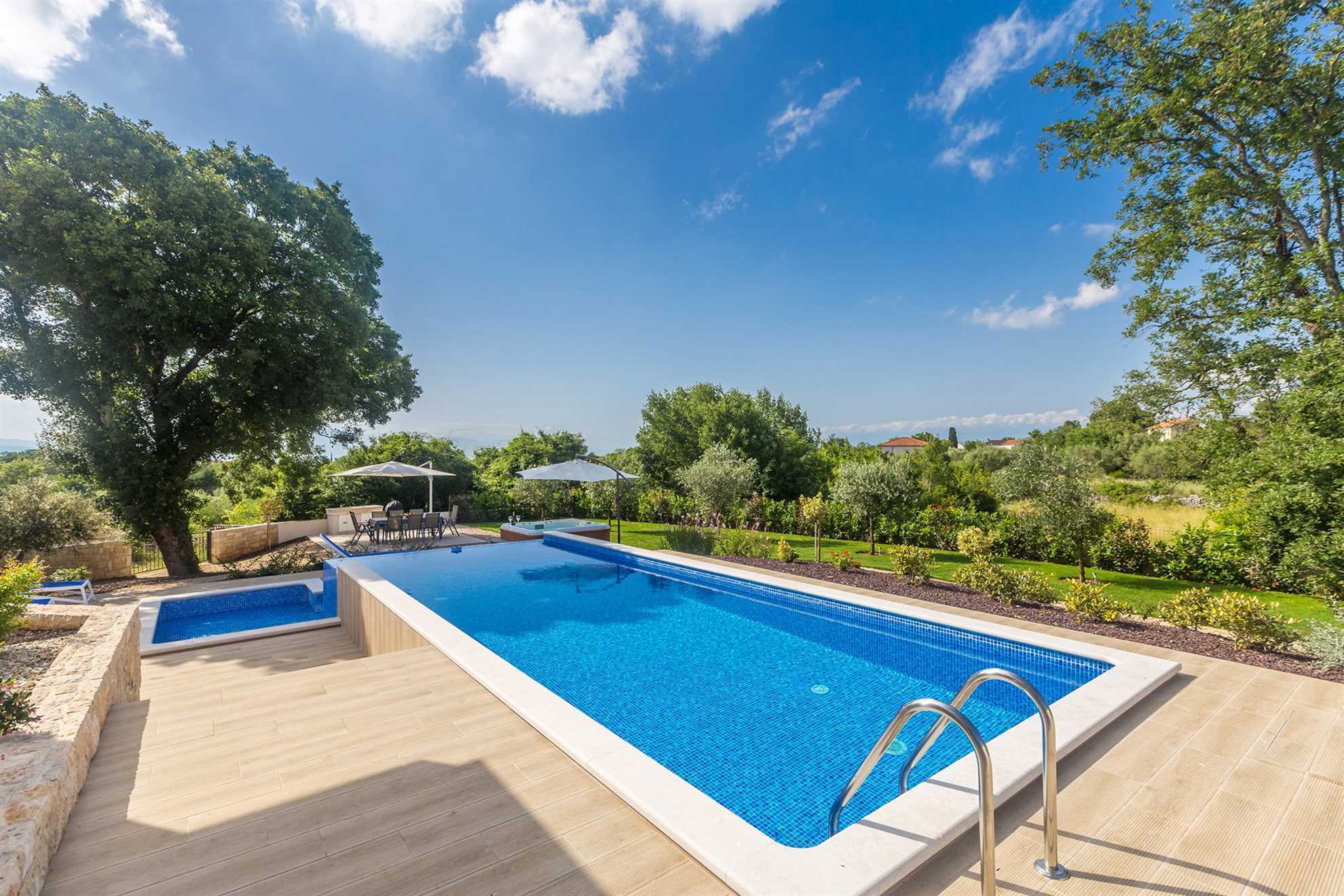 Property Image 1 - Luxury Villa Confidenza with Pool