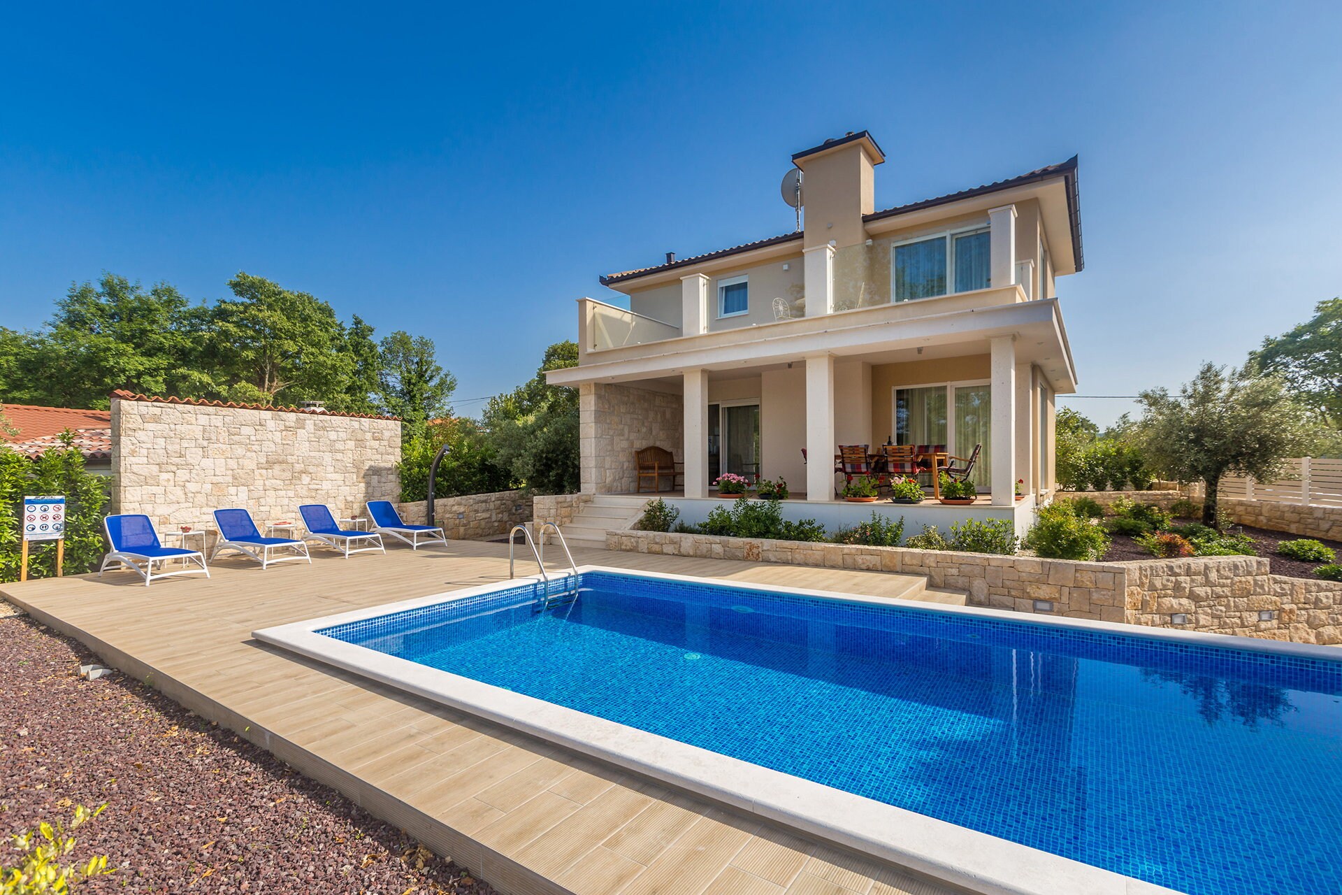 Property Image 2 - Luxury Villa Confidenza with Pool