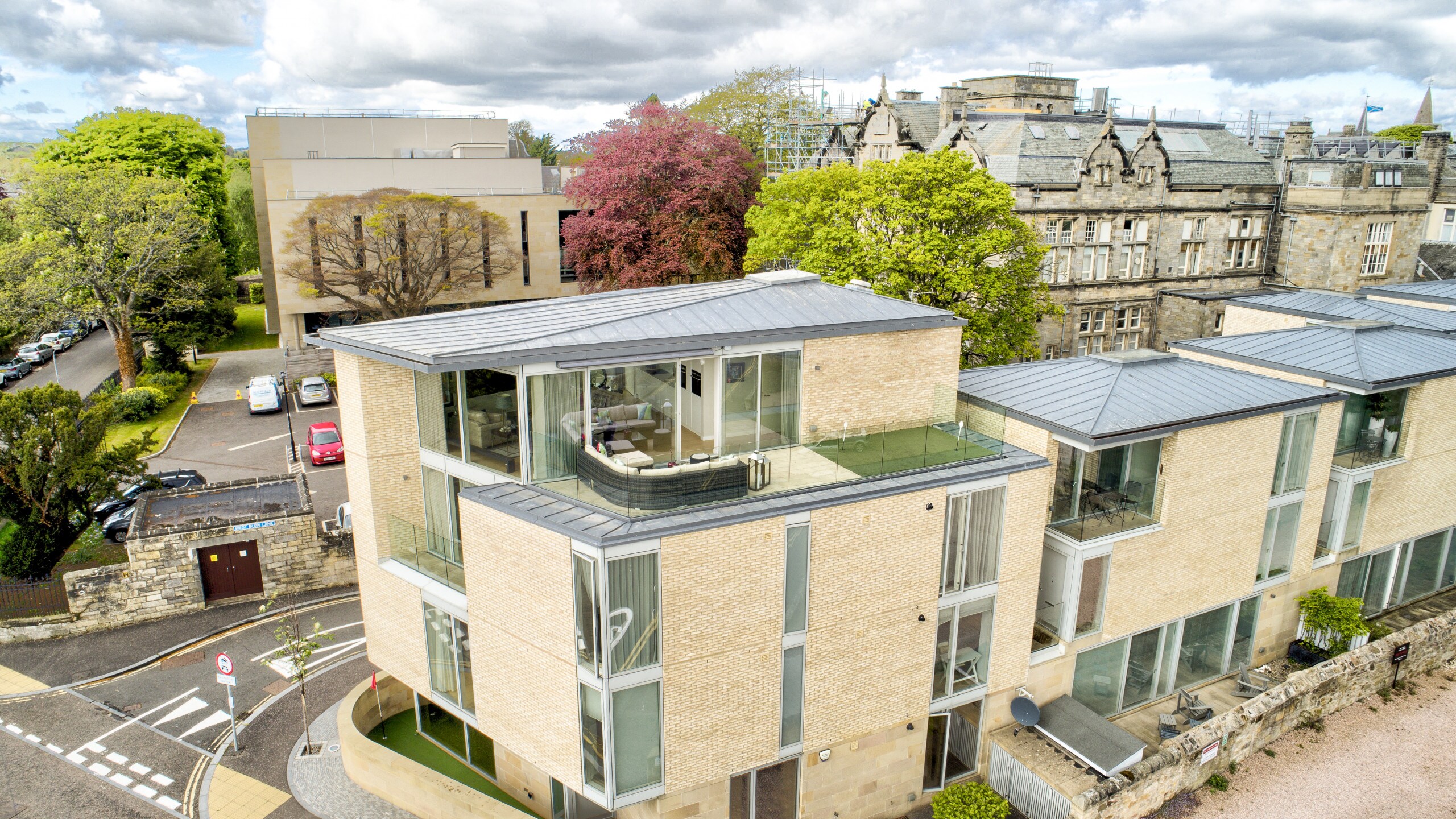 Property Image 1 - Penthouse with terrace and putting green, near to Old Course