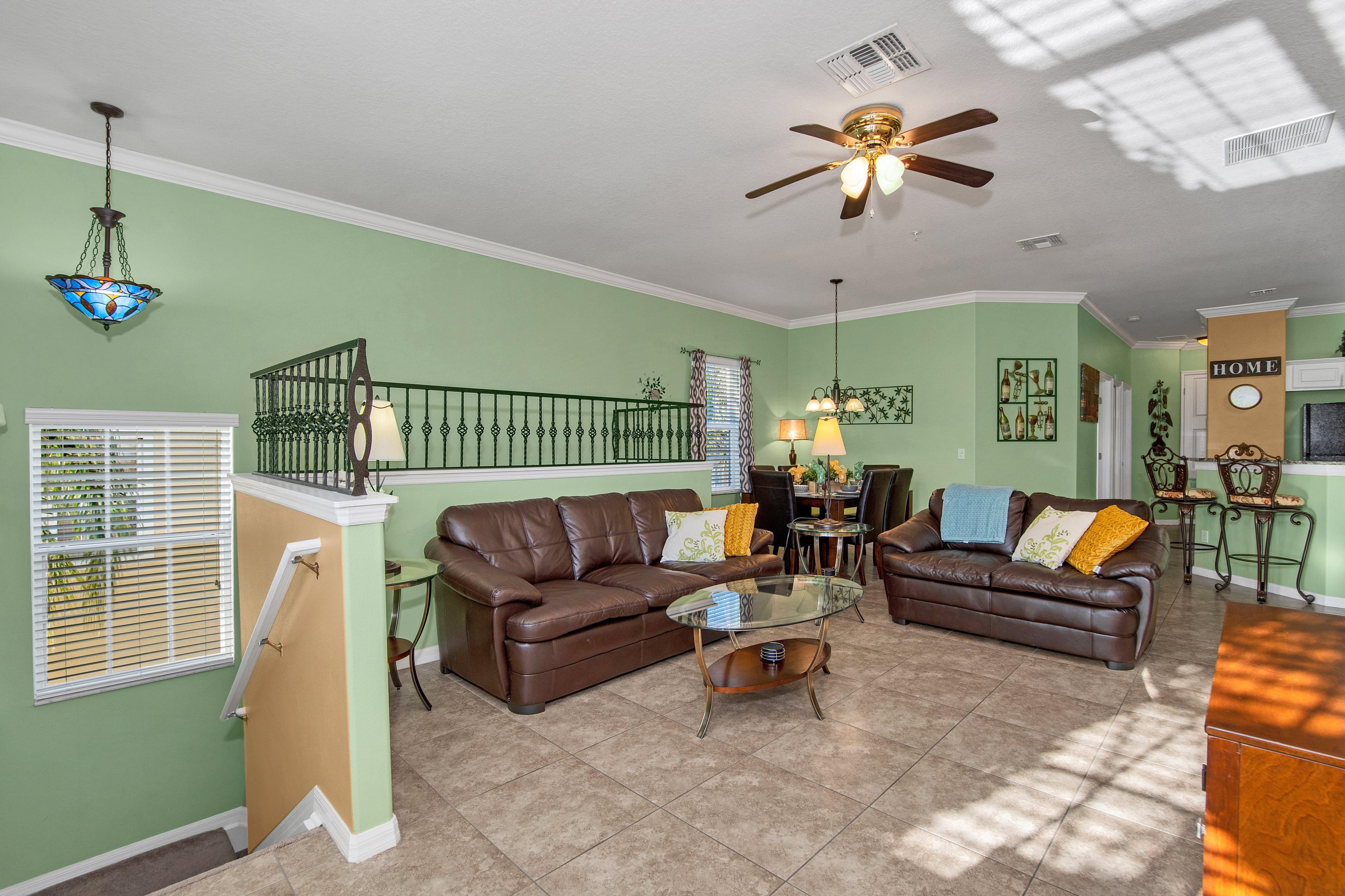 Property Image 2 - 3 bedrooms townhome Gated Resort 5 minutes from Disney