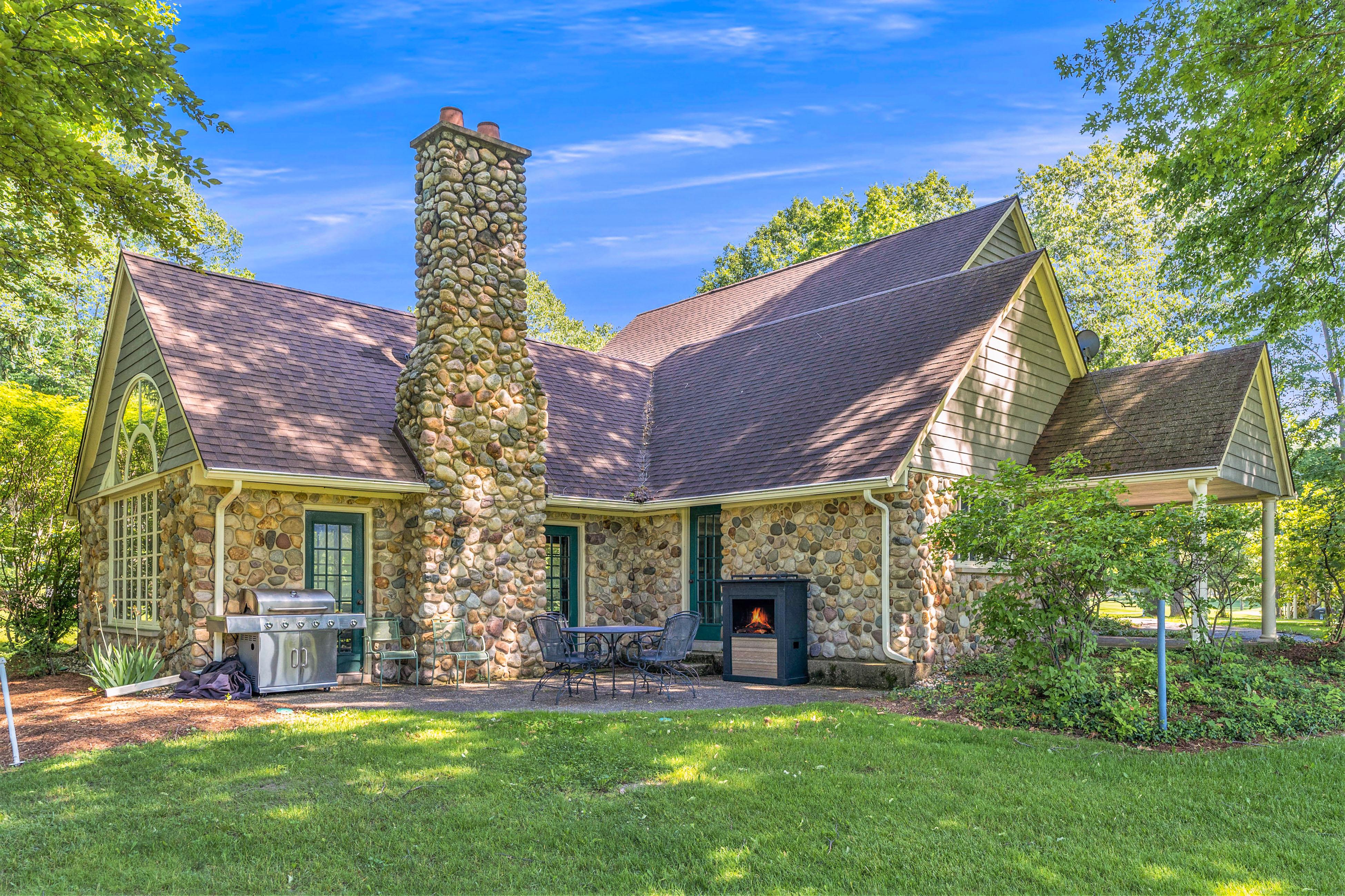 Property Image 1 - Trent Jones Cottage at Point O’ Woods