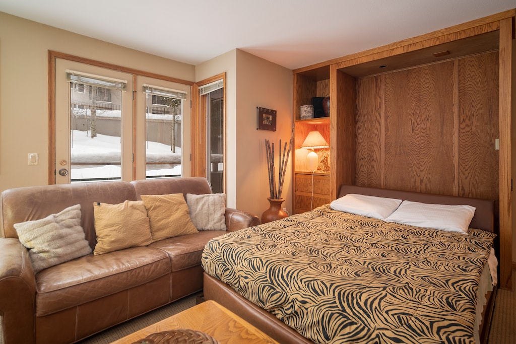 SWP Iron Horse J1309 murphy bed