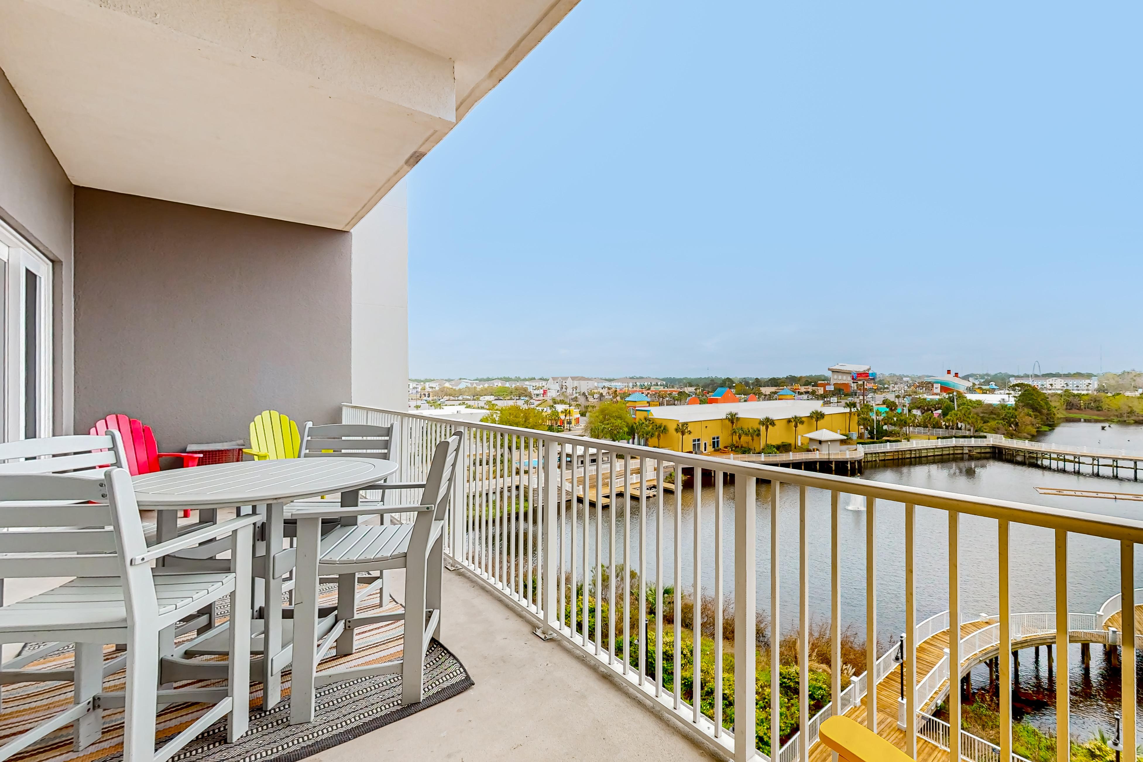 Property Image 1 - Laketown Wharf 431