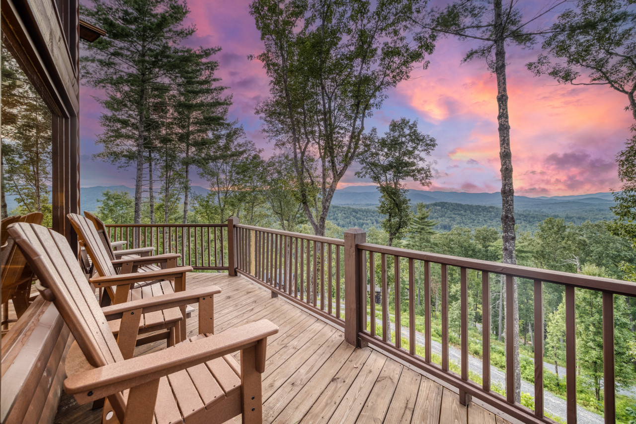 Property Image 2 - Autumn Bluff | EV Charger | Hot Tub | Mtn Views