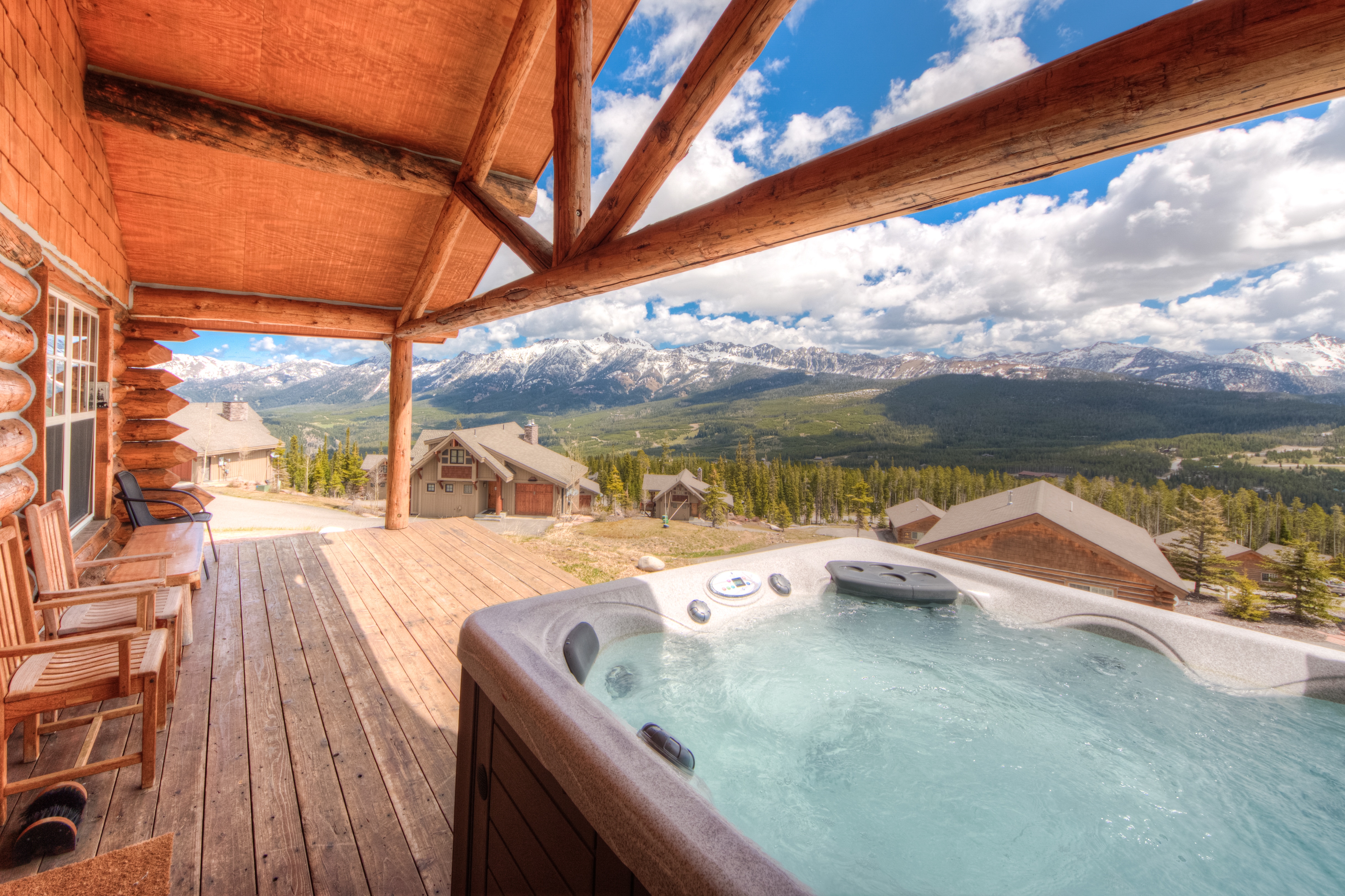 The views are epic from the hot tub | Exterior