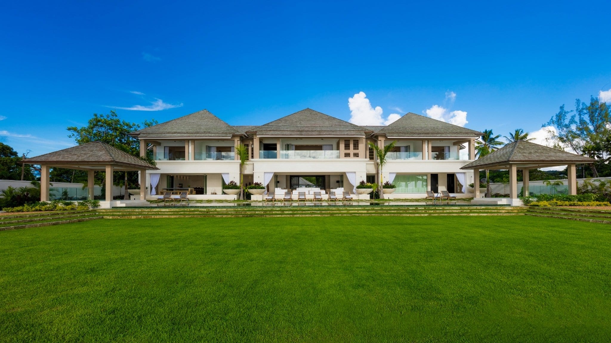 Beachfront Platinum Sands Villa | Exclusive Resort | 5 Bedrooms | Landscaped Gardens | Shaded Dining Areas | Yoga Pavilion | Turtle Hatchling. Beachfront Platinum Sands Villa | Exclusive Resort | 5 Bedrooms | Landscaped Gardens | Shaded Dining Areas | Yoga Pavilion | Turtle Hatchling.