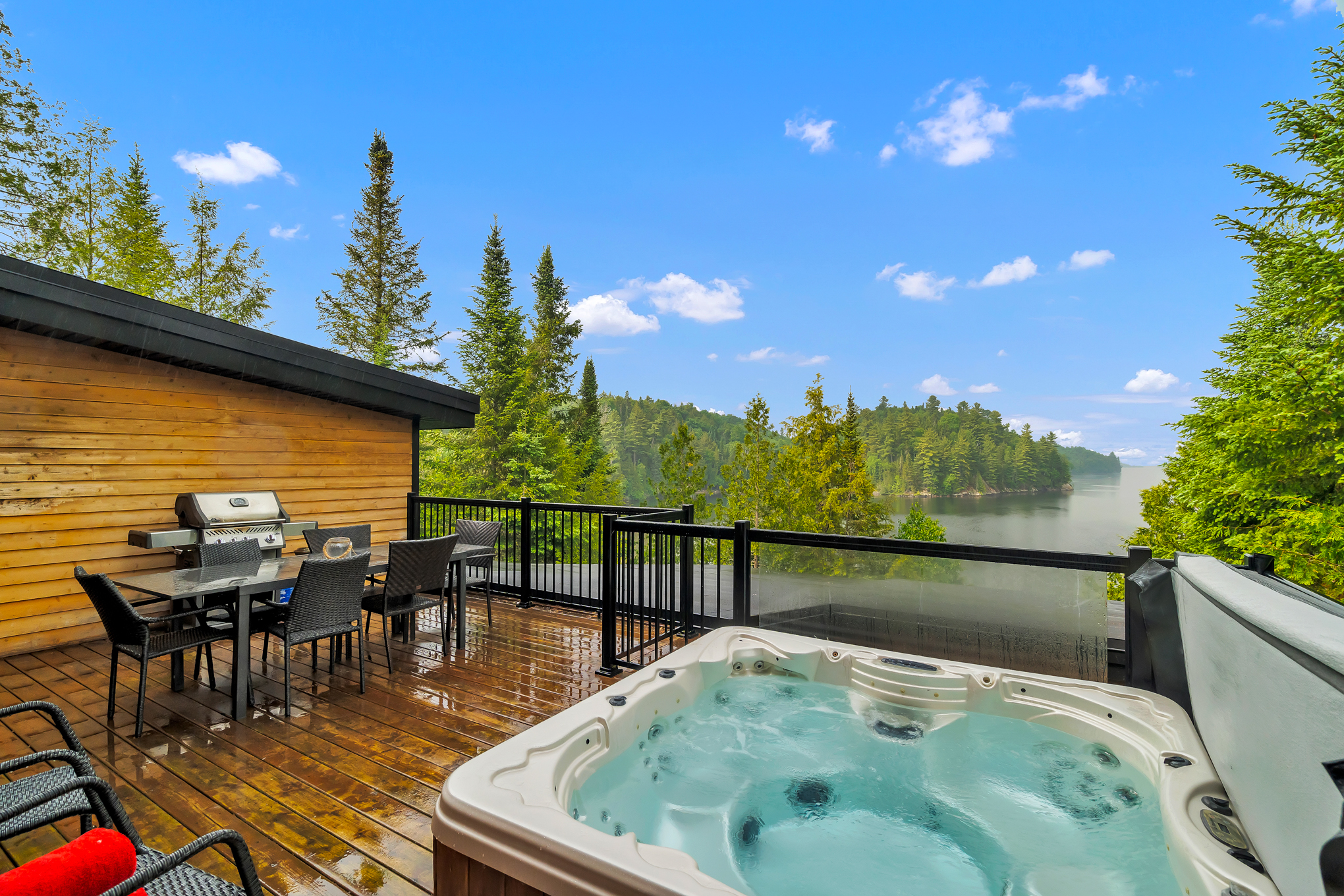 Property Image 2 - Lazy Bear Waterfront Chalet w/4 Bdrs and Hot Tub