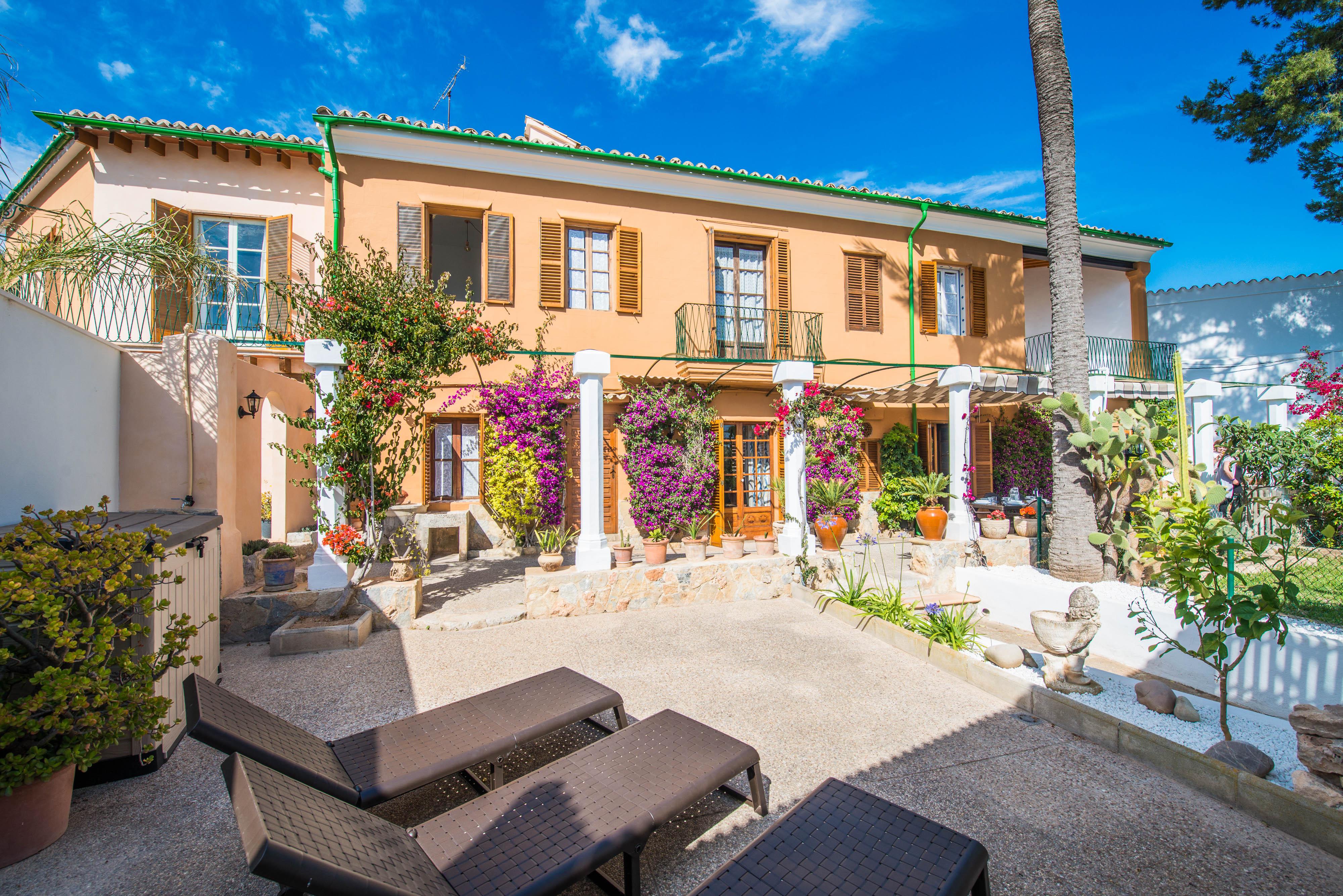 Property Image 1 - CAN REI DES PLA - Chalet with private garden in Gènova. Free WiFi Property Image 1 - CAN REI DES PLA - Chalet with private garden in Gènova. Free WiFi