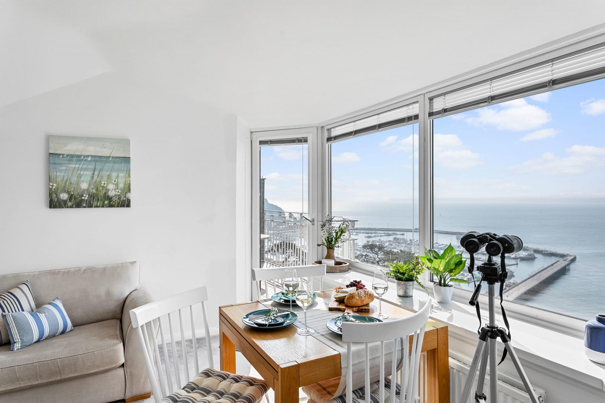 Property Image 1 - Wellswood Apartment - Sunny apartment with stunning sea views   private balcony