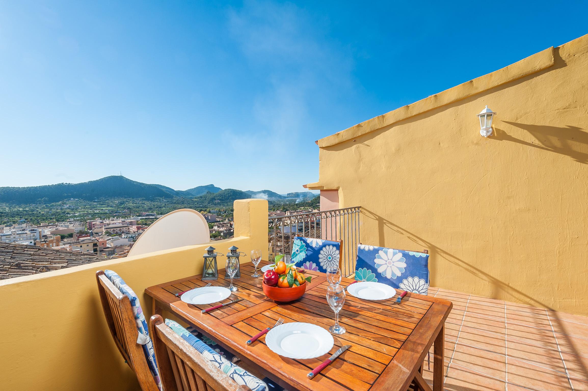 Property Image 1 - ELIAS NEIL HOUSE - Wonderful townhouse with spectacular views from the terrace. Free WiFi