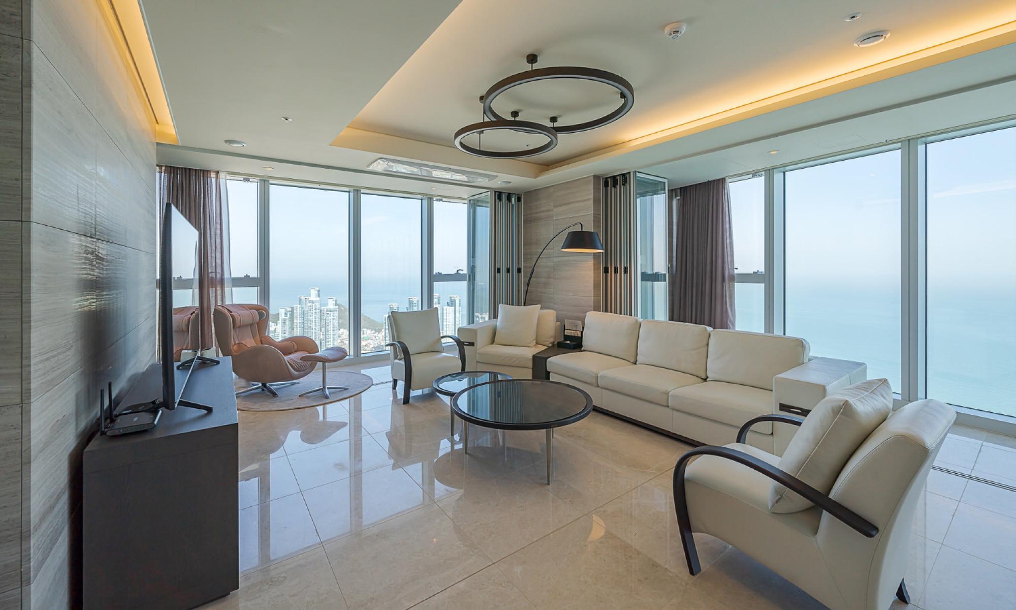 Property Image 1 - Contemporary Suite with Panoramic Ocean View