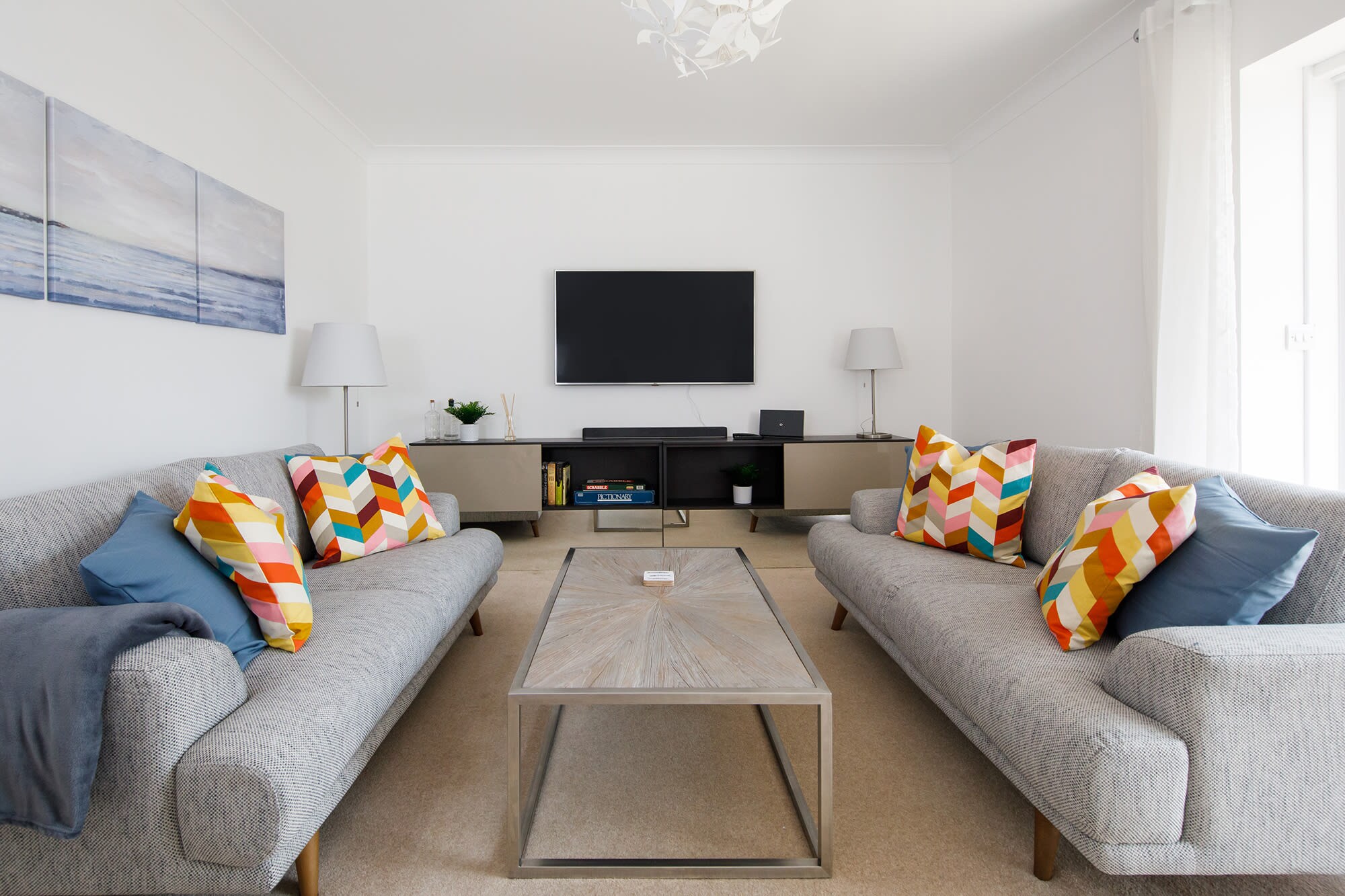 Property Image 2 - Modern & stylish seaside family home Property Image 2 - Modern & stylish seaside family home
