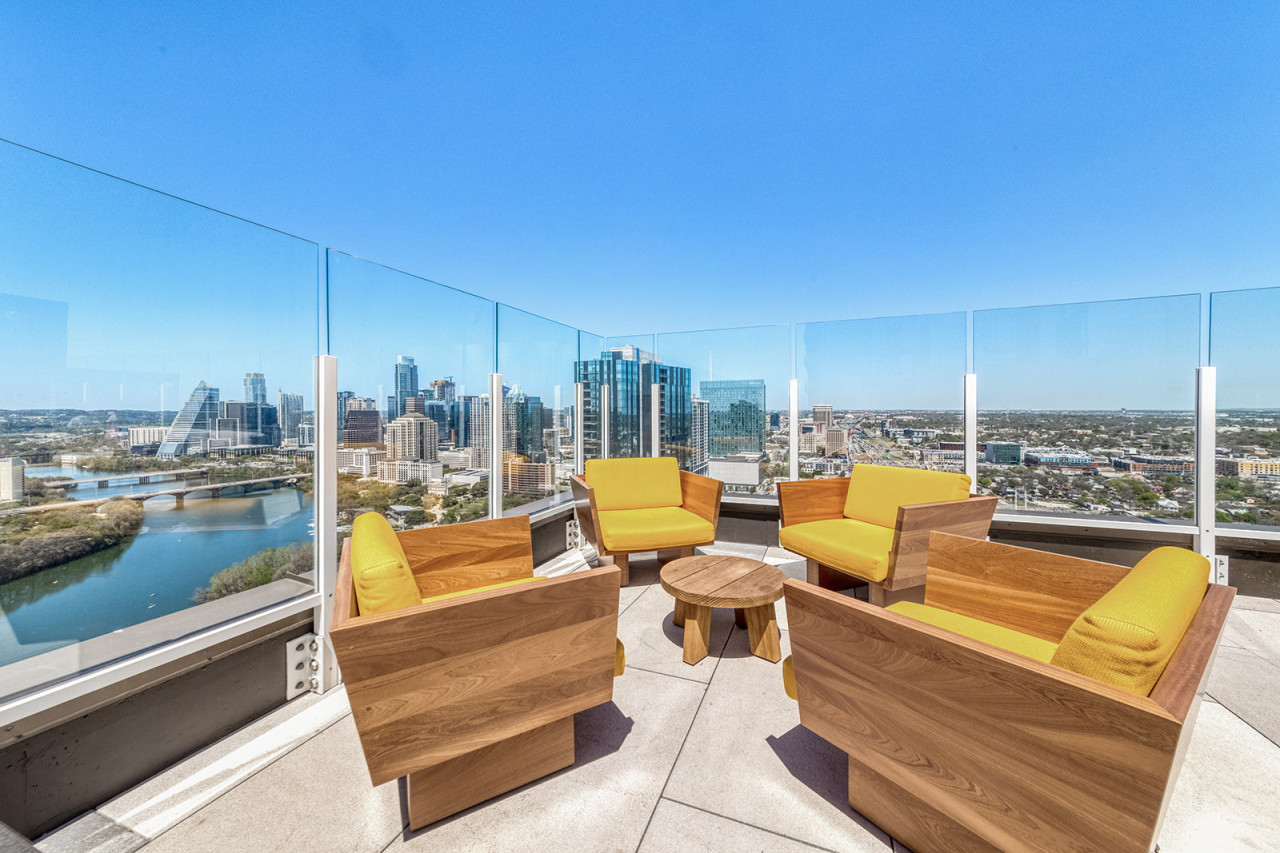 Property Image 2 - Frisco - Rainey Street Condo - Rooftop Pool - Downtown River View