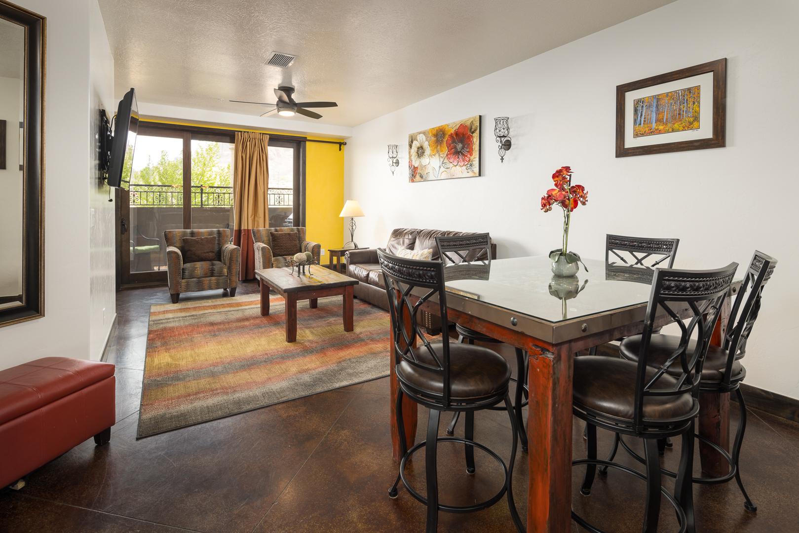 Bright, open floor plan with plenty of seating for a group of 6!