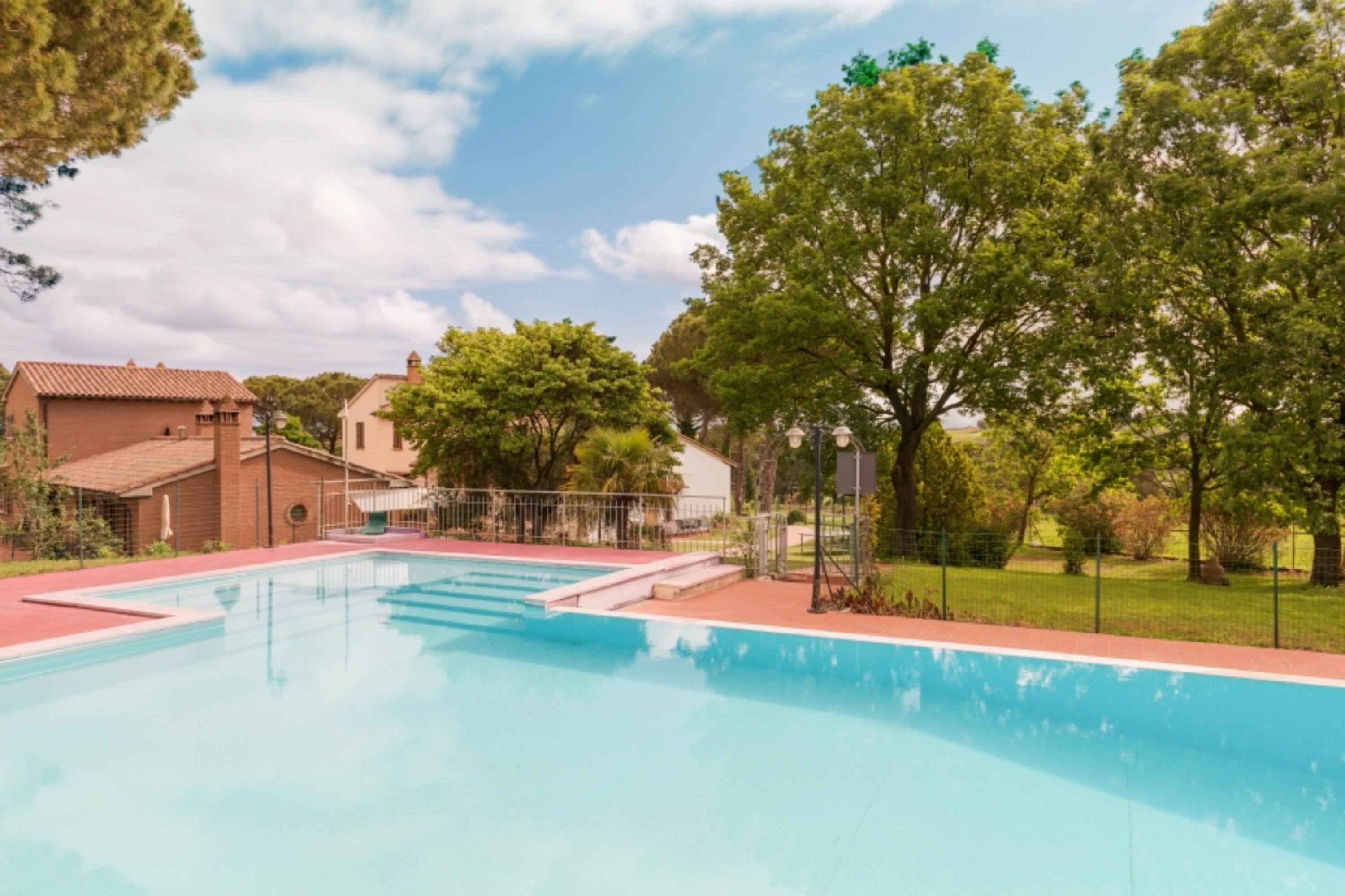 Property Image 2 - Pomegranate apt with shared pool