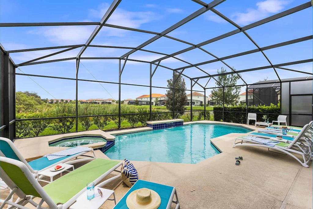 Private Pool & Patio