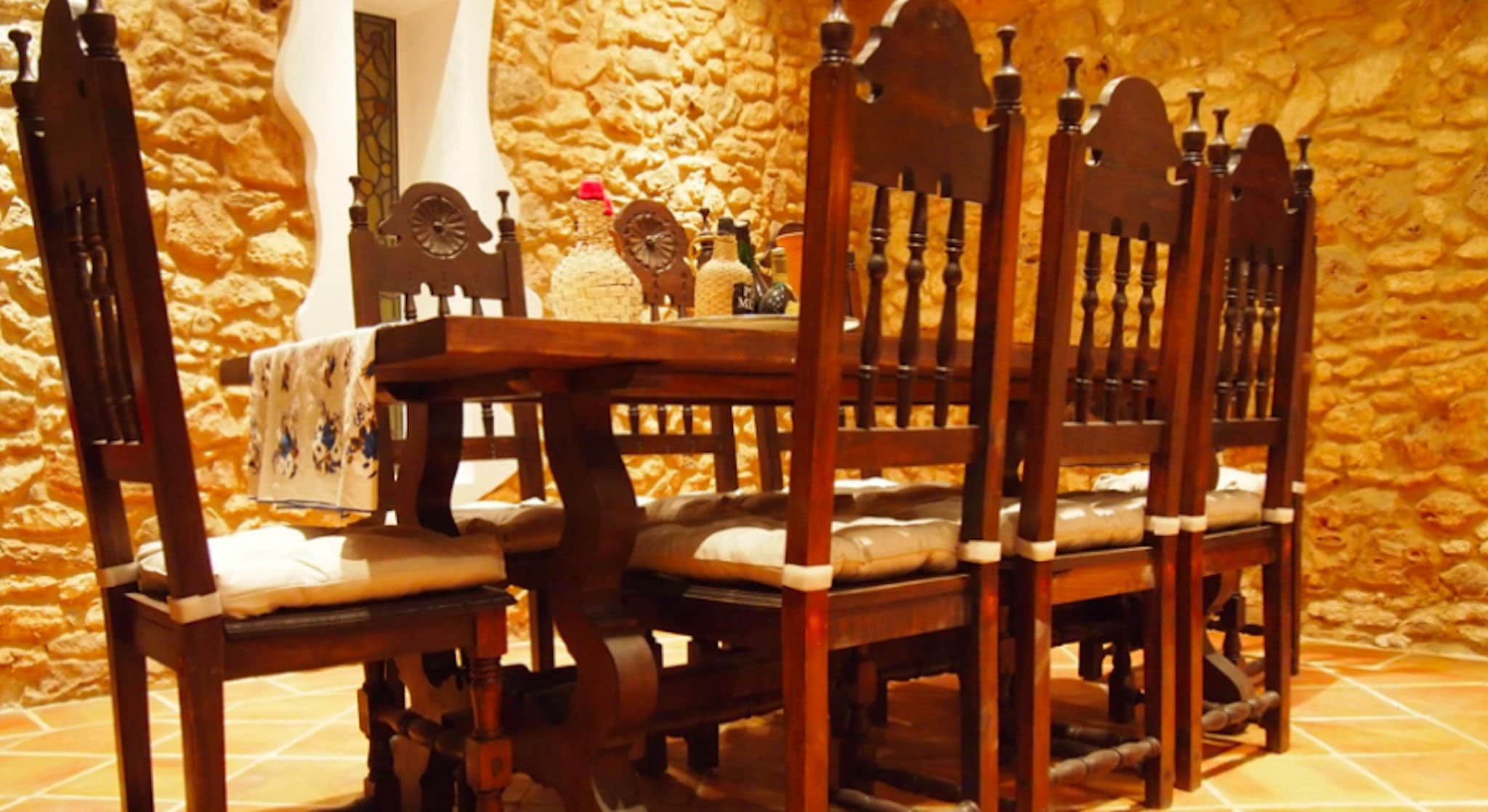 Beautiful Algarve Villa | 6 Bedrooms | Villa Albuferia da Silva | Private Swimming Pool & Lovely Outdoor Kitchen | Albufeira