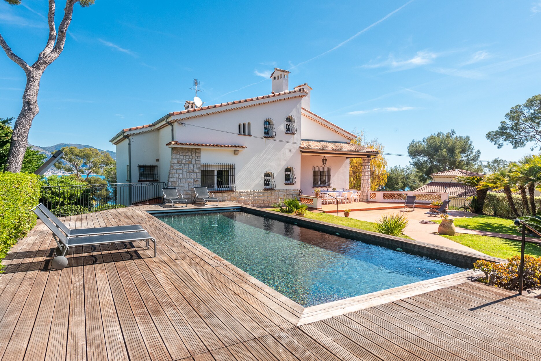 Property Image 1 - Stunning 6 bedroom Villa in Roquebrune-Cap-Martin