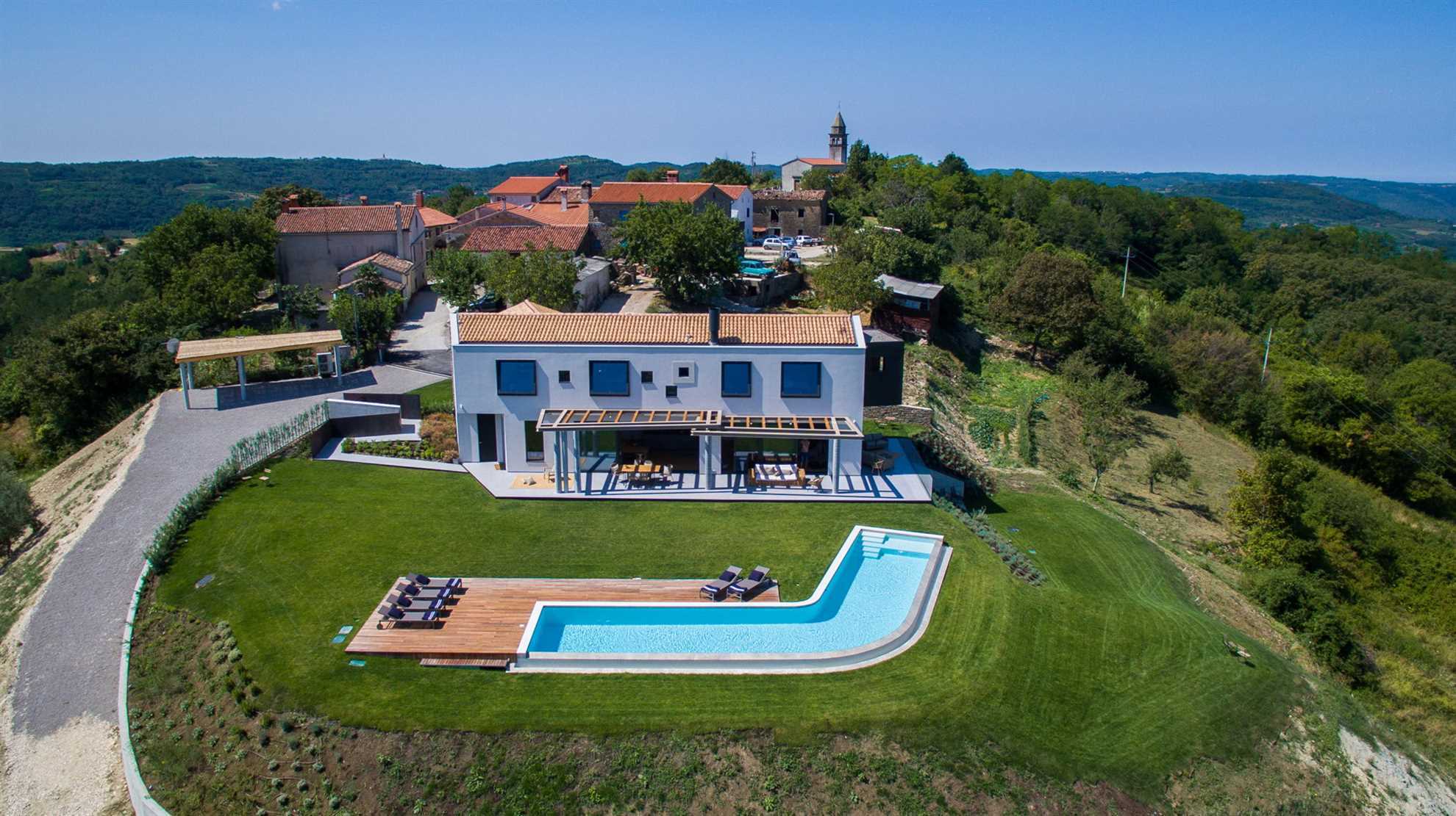 Property Image 2 - Villa Grand Horizon with Pool